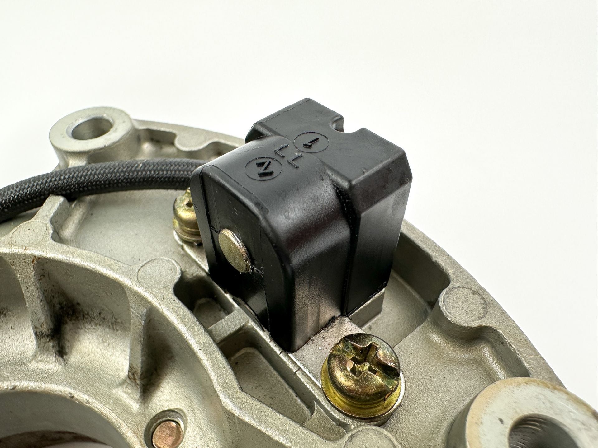 2003 Yamaha 115 HP 4 Stroke Outboard Coil Pulser Base Stator Assembly 68V-81460-00-00 OEM