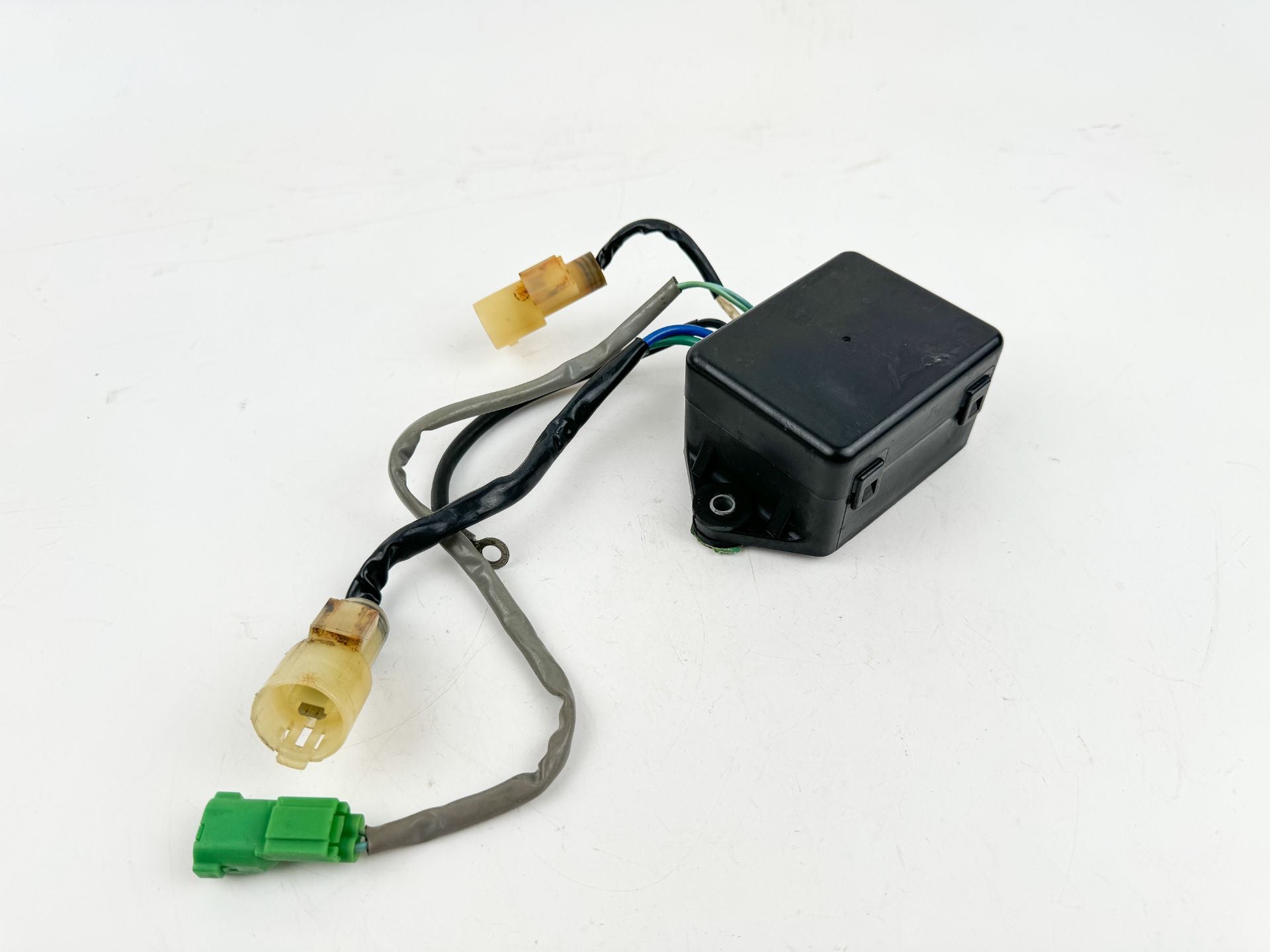 2000 Honda 130 HP 4 Stroke Outboard Trim Tilt Relay 38550-ZW5-003 OEM