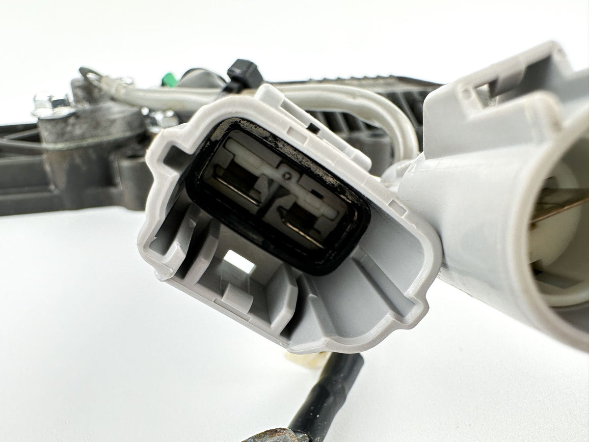 2011 Suzuki 140 HP 4 Stroke Outboard Rectifier & Regulator 32800-90J30 OEM