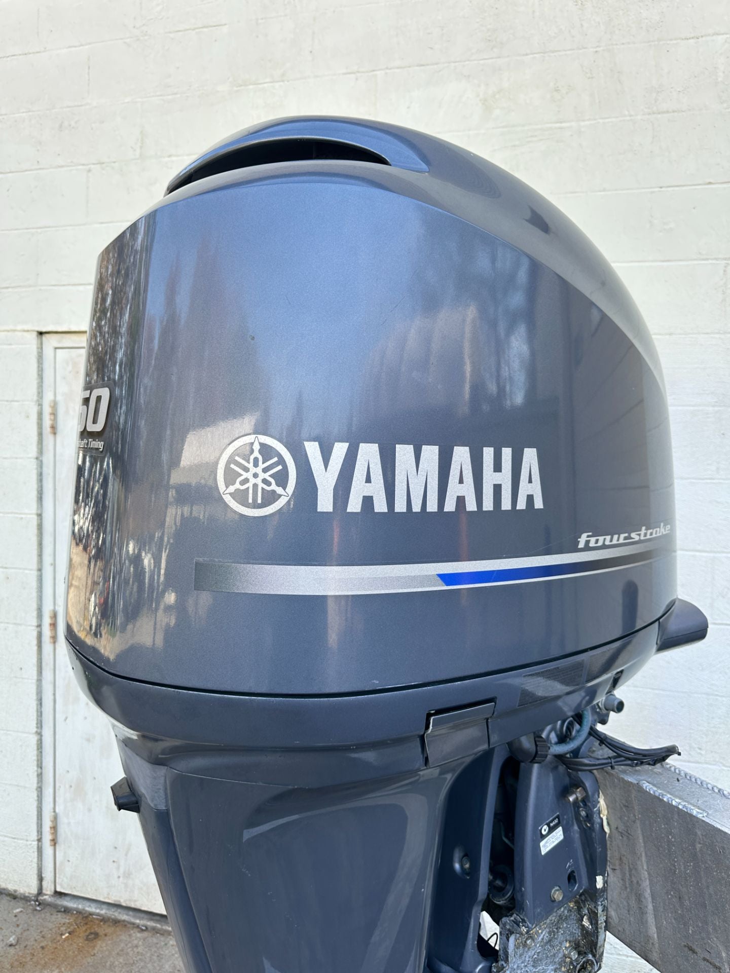 2014 Yamaha 250HP 4 Stroke Outboard Engine W/ 30" Shaft 825 Hours