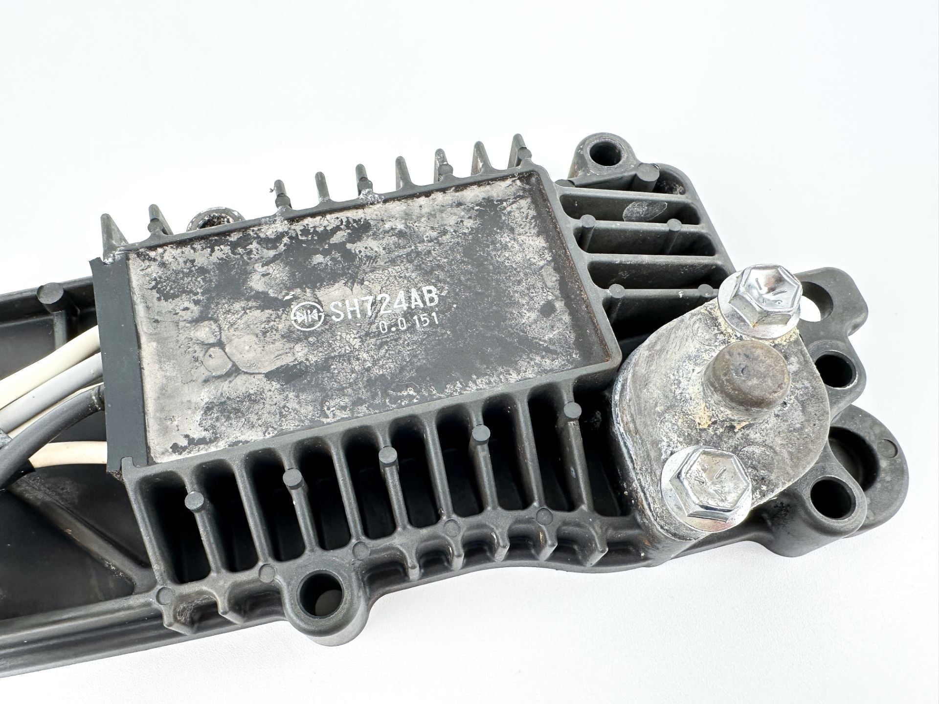 2011 Suzuki 140 HP 4 Stroke Outboard Rectifier & Regulator 32800-90J30 OEM