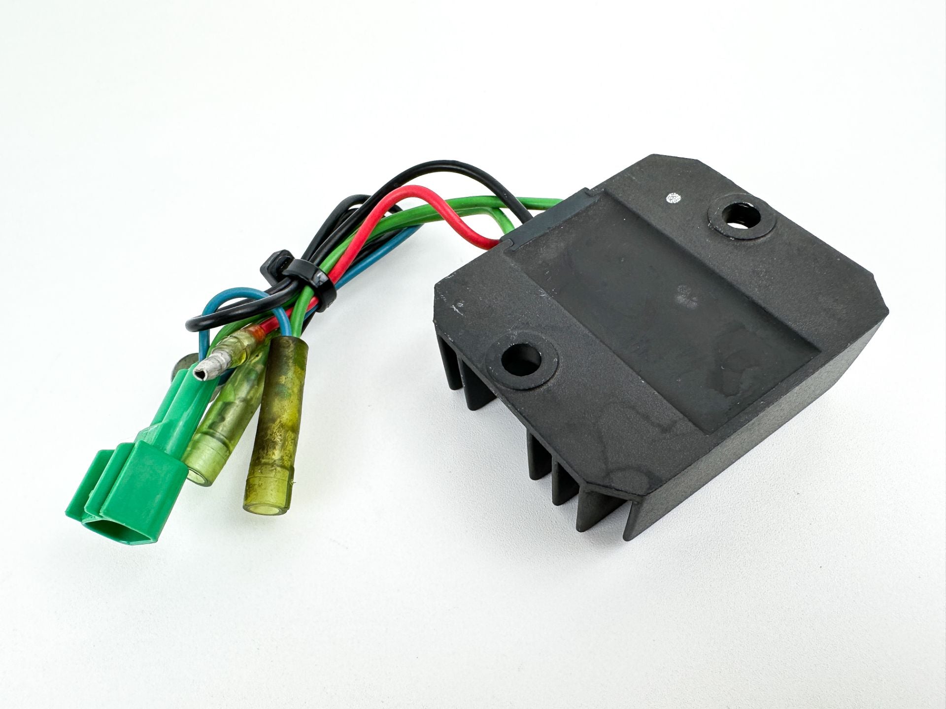 2004 Yamaha 90 HP 2 Stroke Outboard Rectifier & Regulator 6H0-81960-10-00 OEM