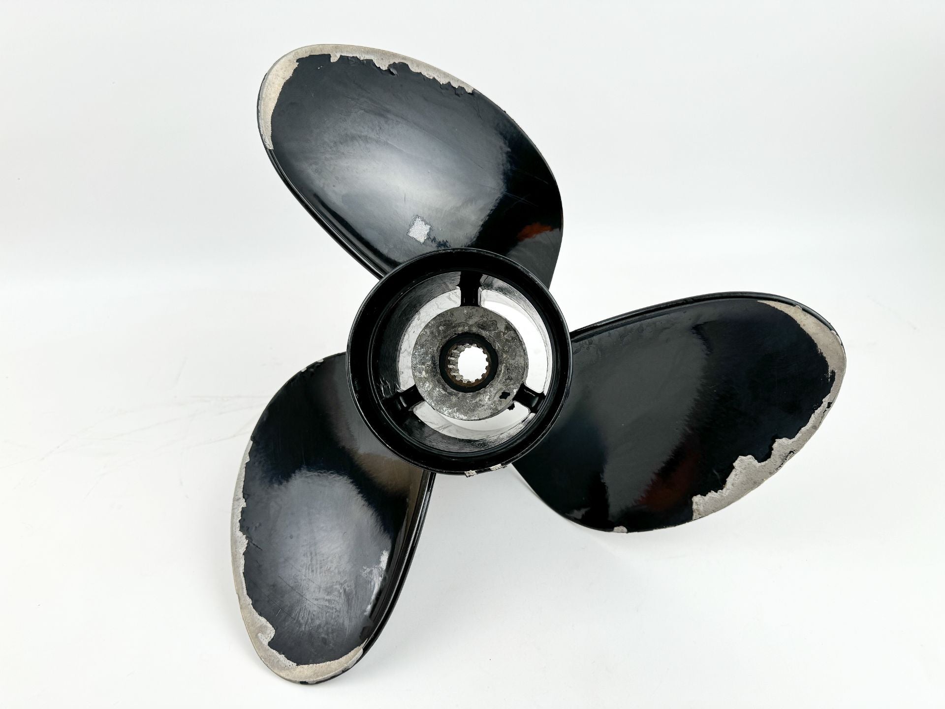 2004 Suzuki 250 HP 4 Stroke Outboard Propeller Prop 16" x 13.5P Aluminum 3 Blade