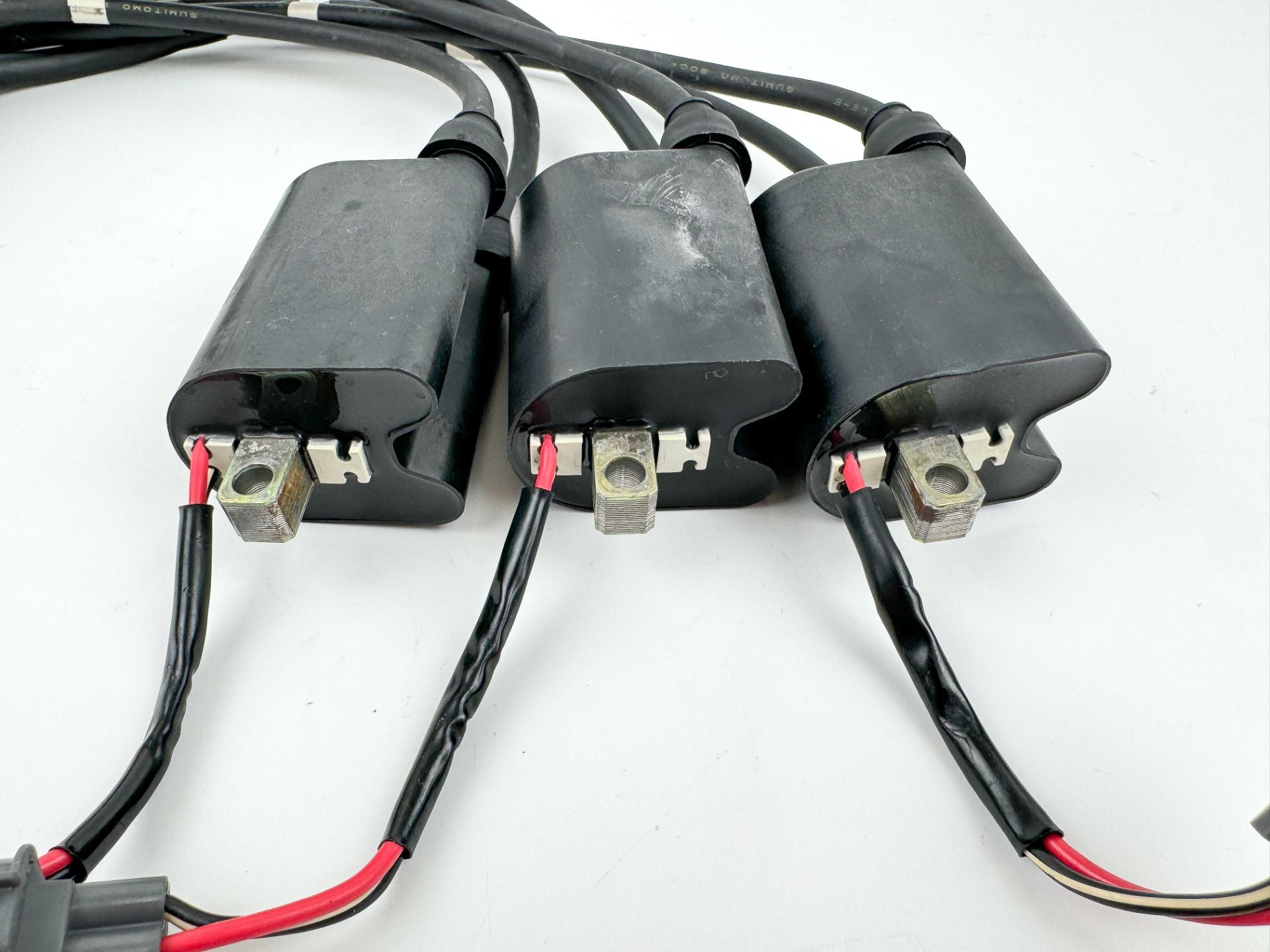 2005 Yamaha 225 HP 4 Stroke Outboard Ignition Coil Set 69J-82310-00-00 OEM