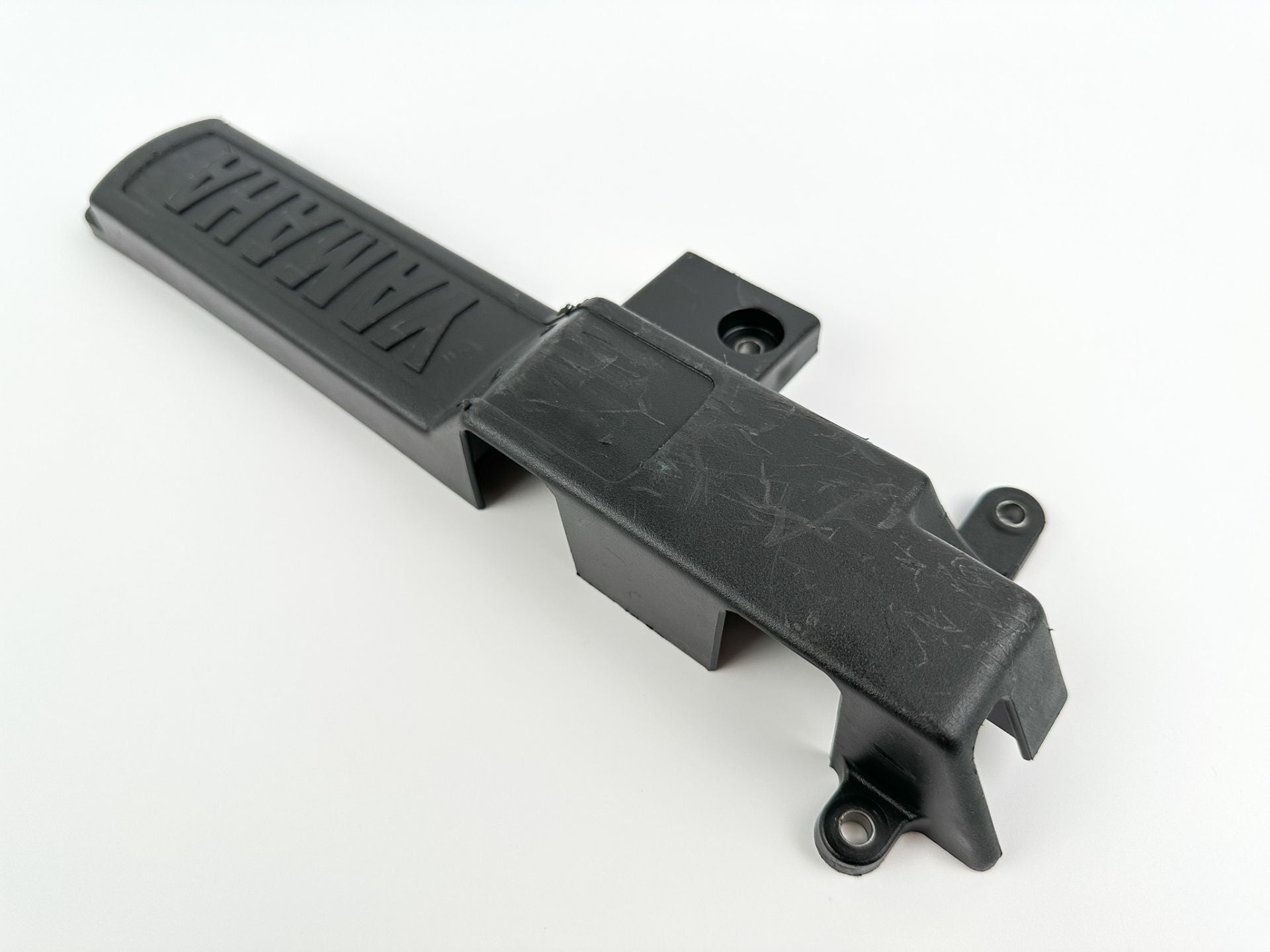 2003 Yamaha 115 HP 4 Stroke Outboard Ignition Coil Cover 67F-11192-00-00 OEM