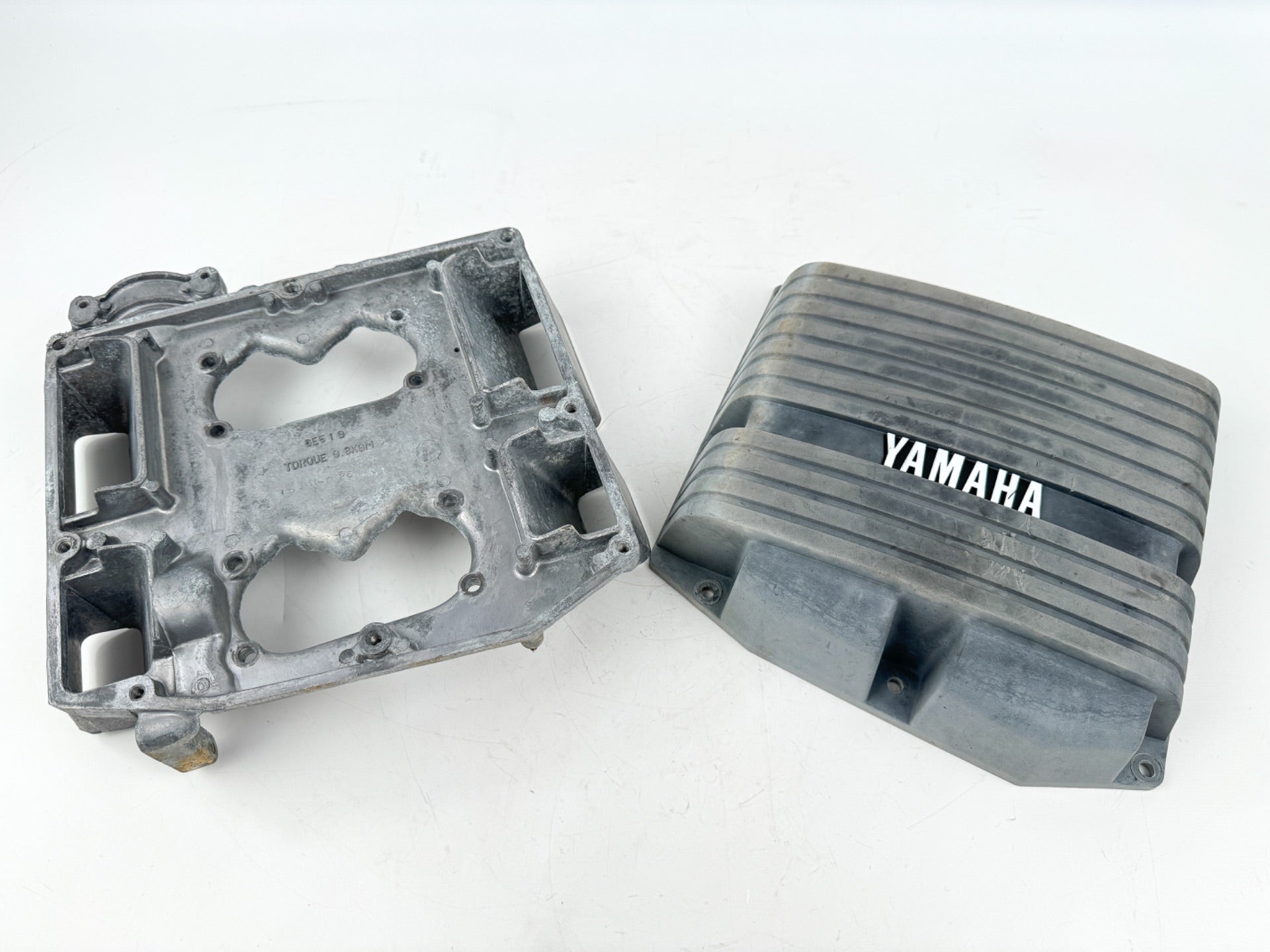 1989 Yamaha 130 HP 2 Stroke Outboard Intake Air Silencer Assembly 6E5-14418-00-00 OEM