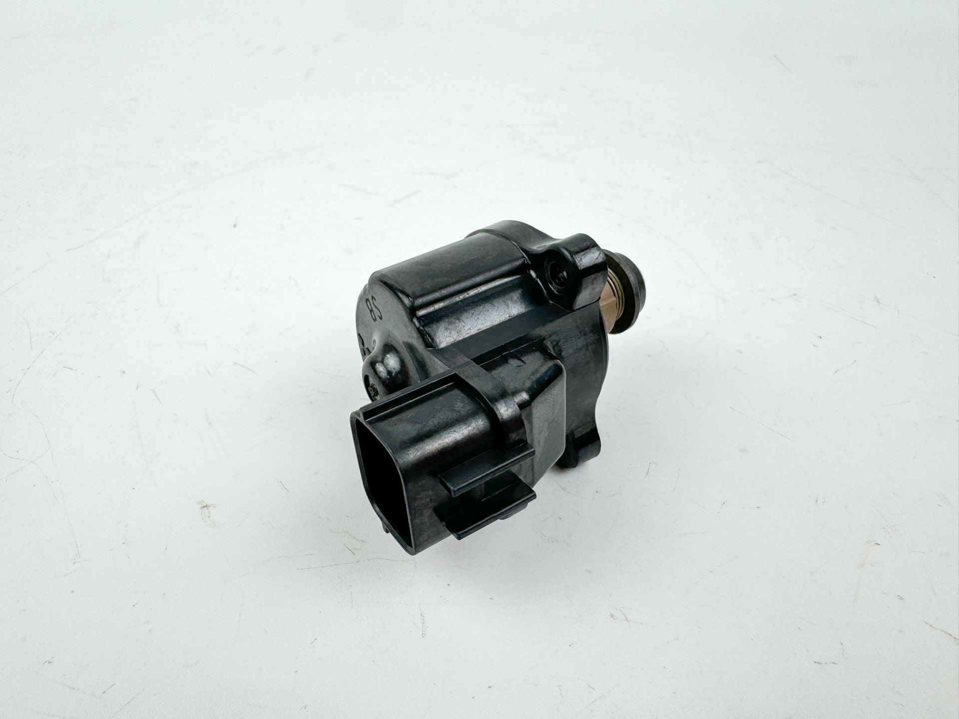 2007 Suzuki 200 HP 4 Stroke Outboard IAC Idle Air Control Valve 18137-52D00 OEM