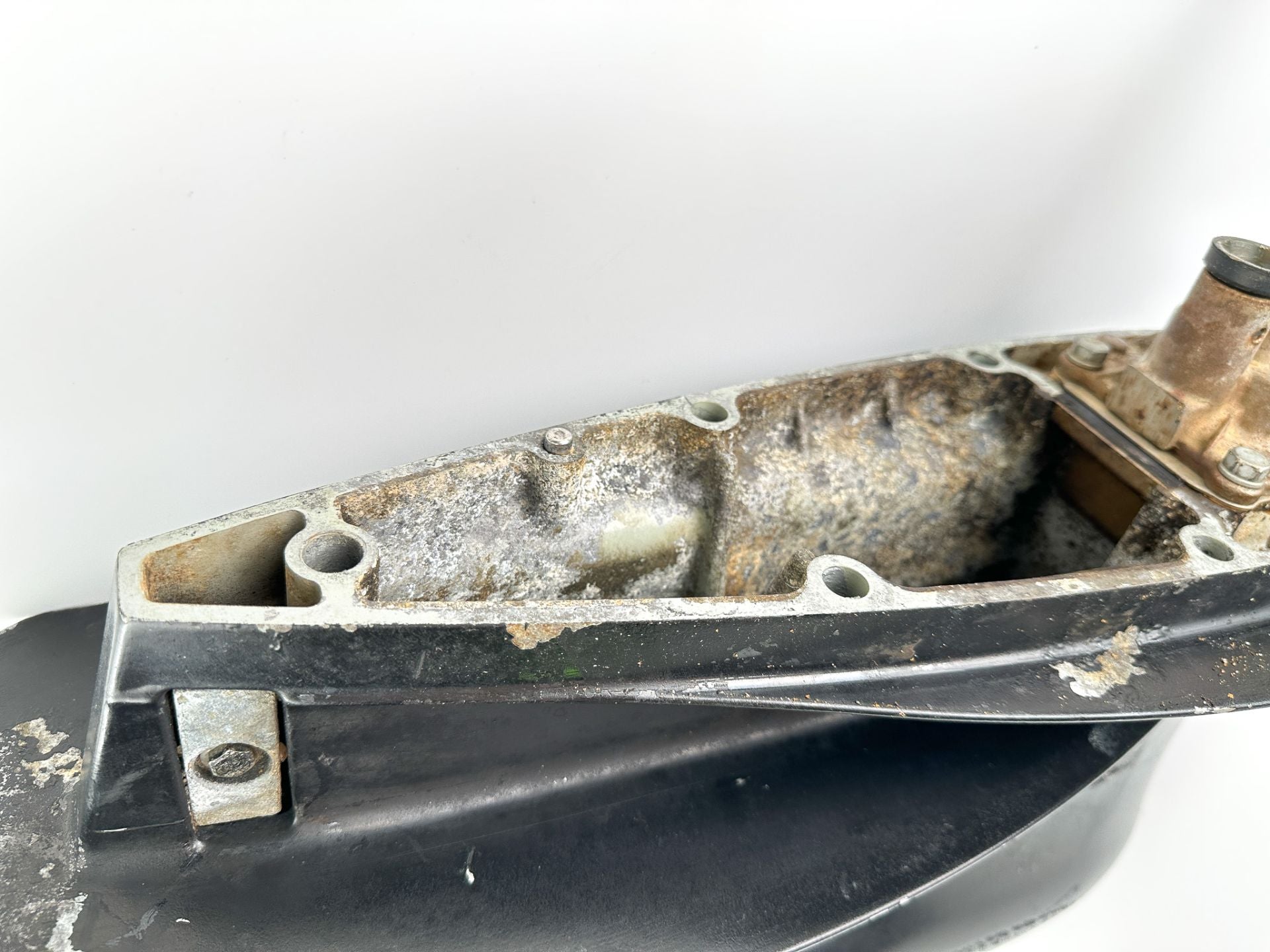 1998 - 2009 Suzuki DF 60 70 HP 20" Long Lower Unit Gear Case OEM