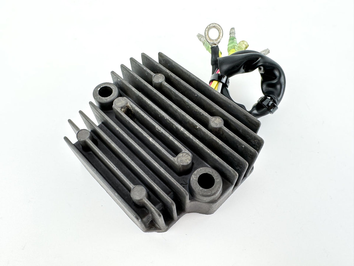 2005 Yamaha 25 HP 4 Stroke Outboard Rectifier & Regulator 65W-81960-10-00 OEM