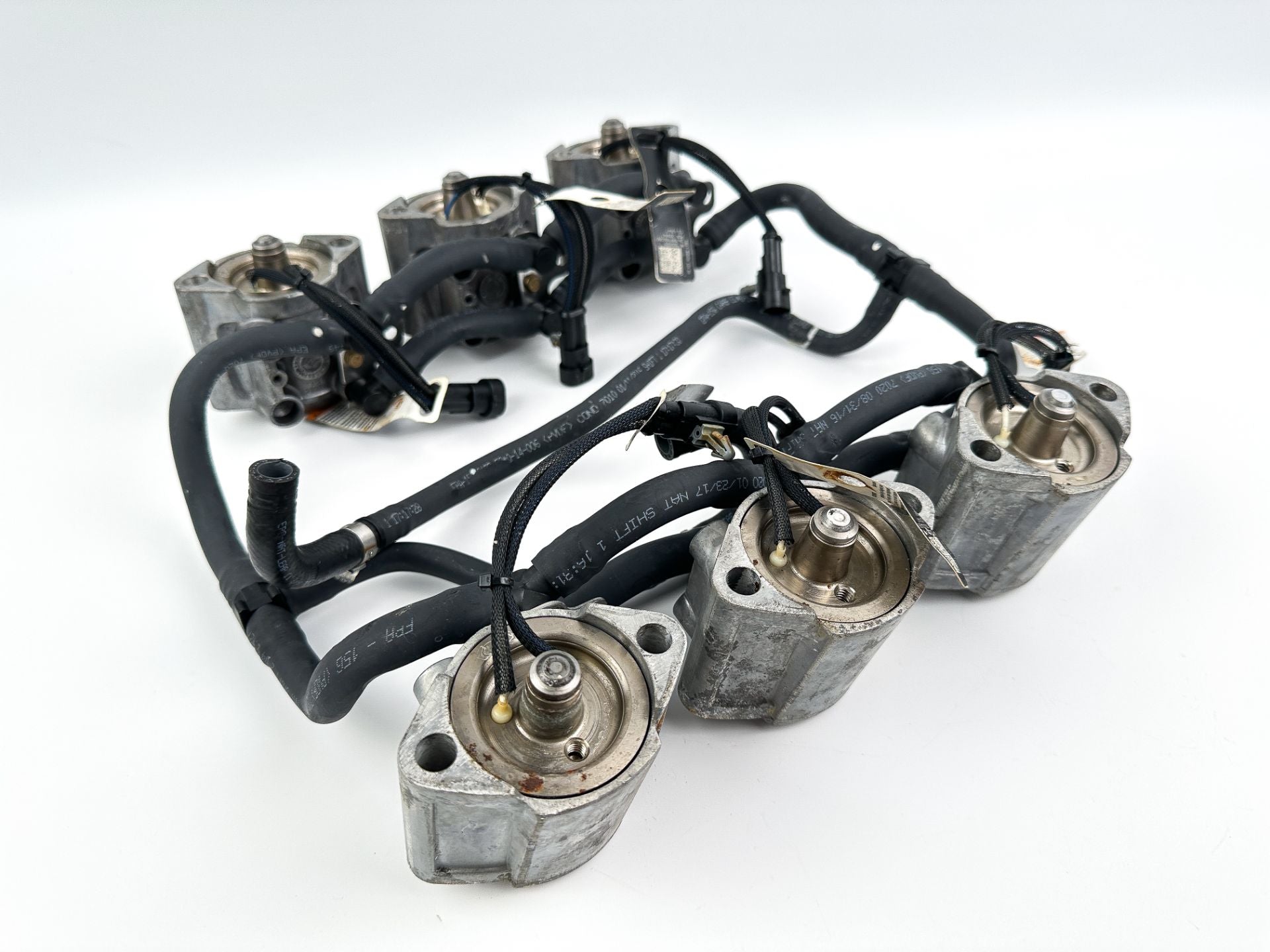 2017 Evinrude 200 HP 2 Stroke Etec Outboard Fuel Injector Set W/ Rail 5007765