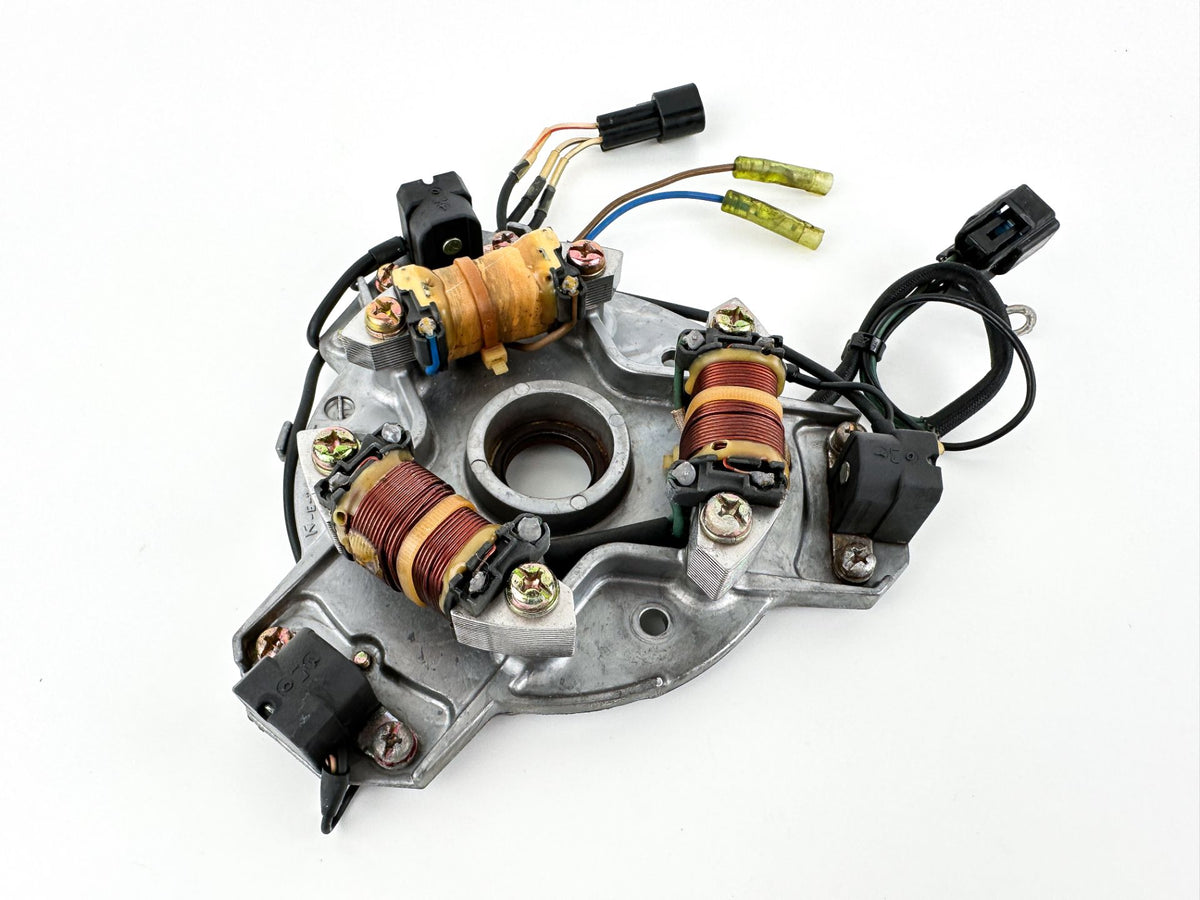 2002 Yamaha 50 HP 2 Stroke Outboard Coil Pulser Base Assembly 63D-85560-10-00 OEM