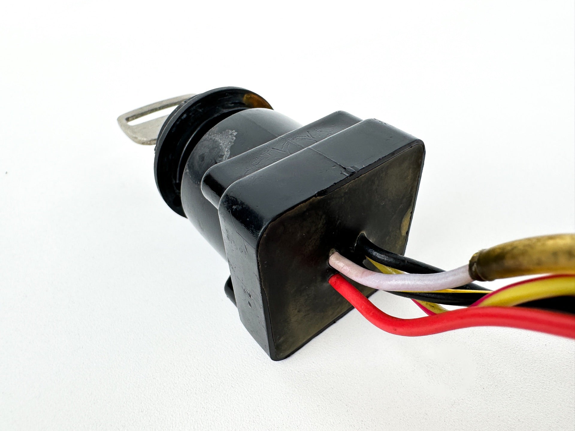 Mercury Marine Outboard Ignition Key Switch Assembly W/ Key 87-892336A01