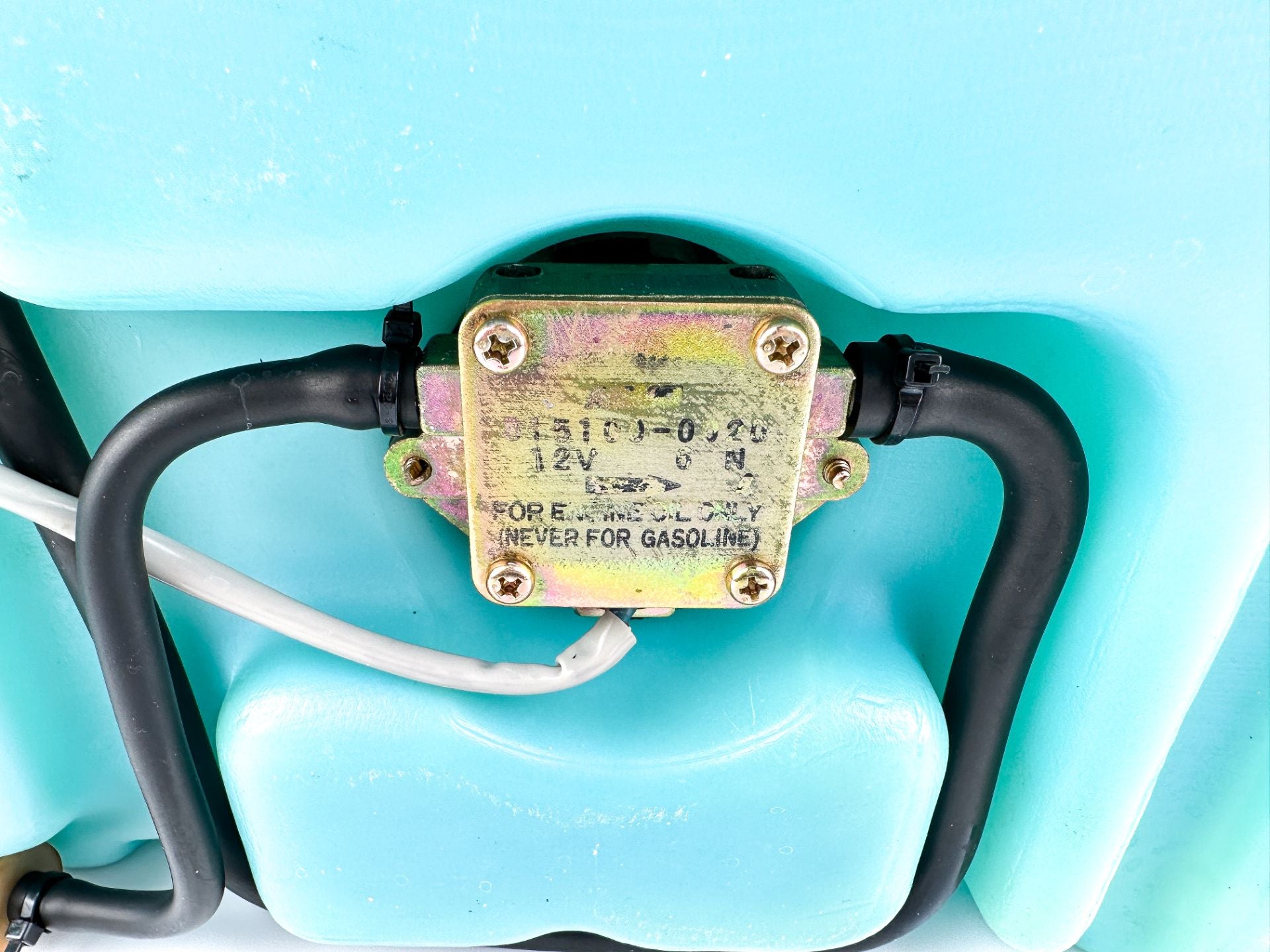 2009 Yamaha 225 HP 2 Stroke Outboard Remote Oil Tank 61A-21708-20-00 OEM