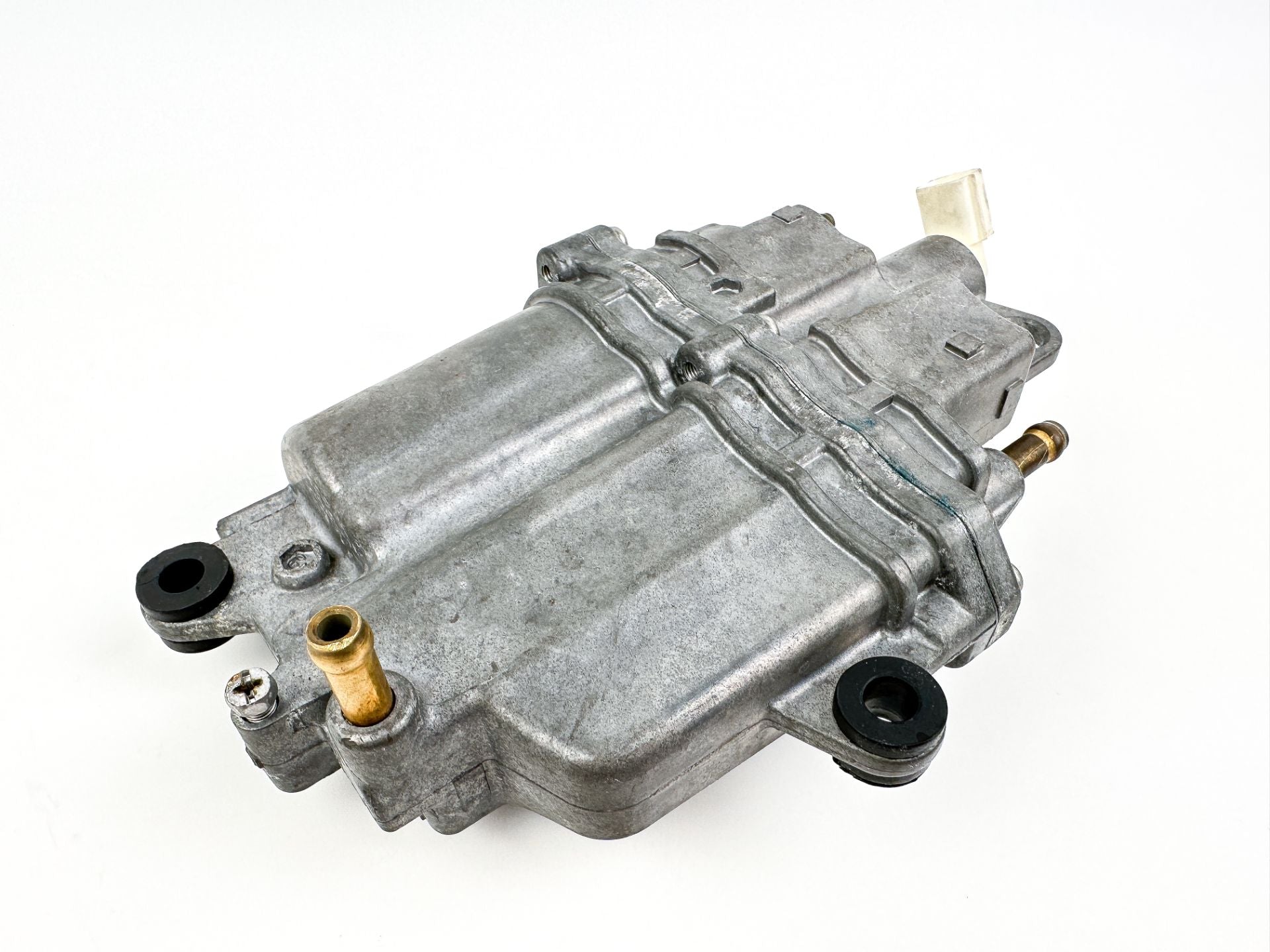 2007 Suzuki 115 HP 4 Stroke Outboard Vapor Separator Tank VST 15600-90J01 OEM