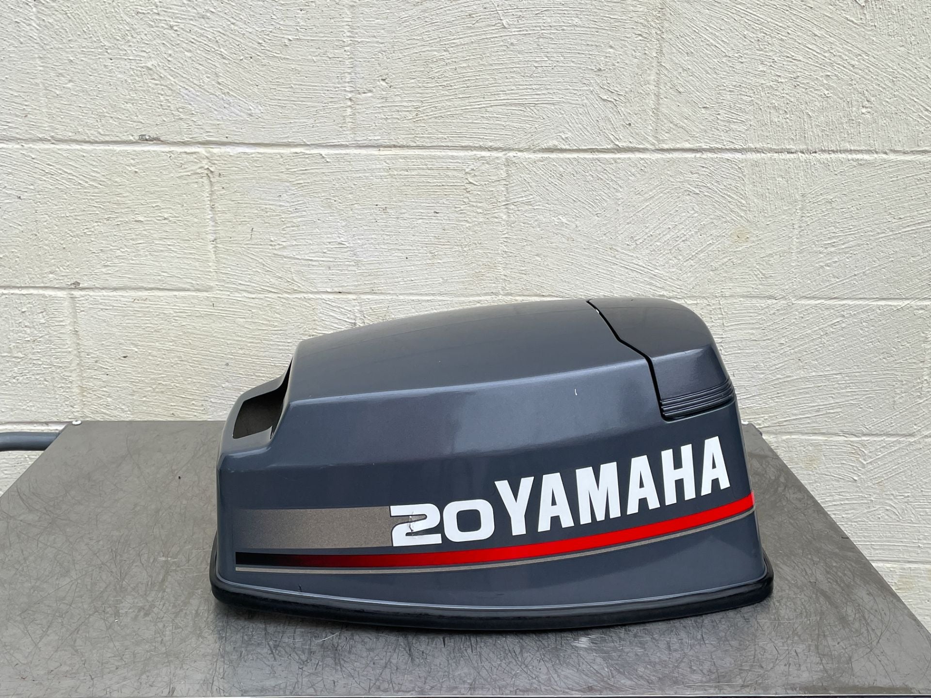 Yamaha 20HP 2 Stroke Outboard Top Cover Cowling Lid Pull Start