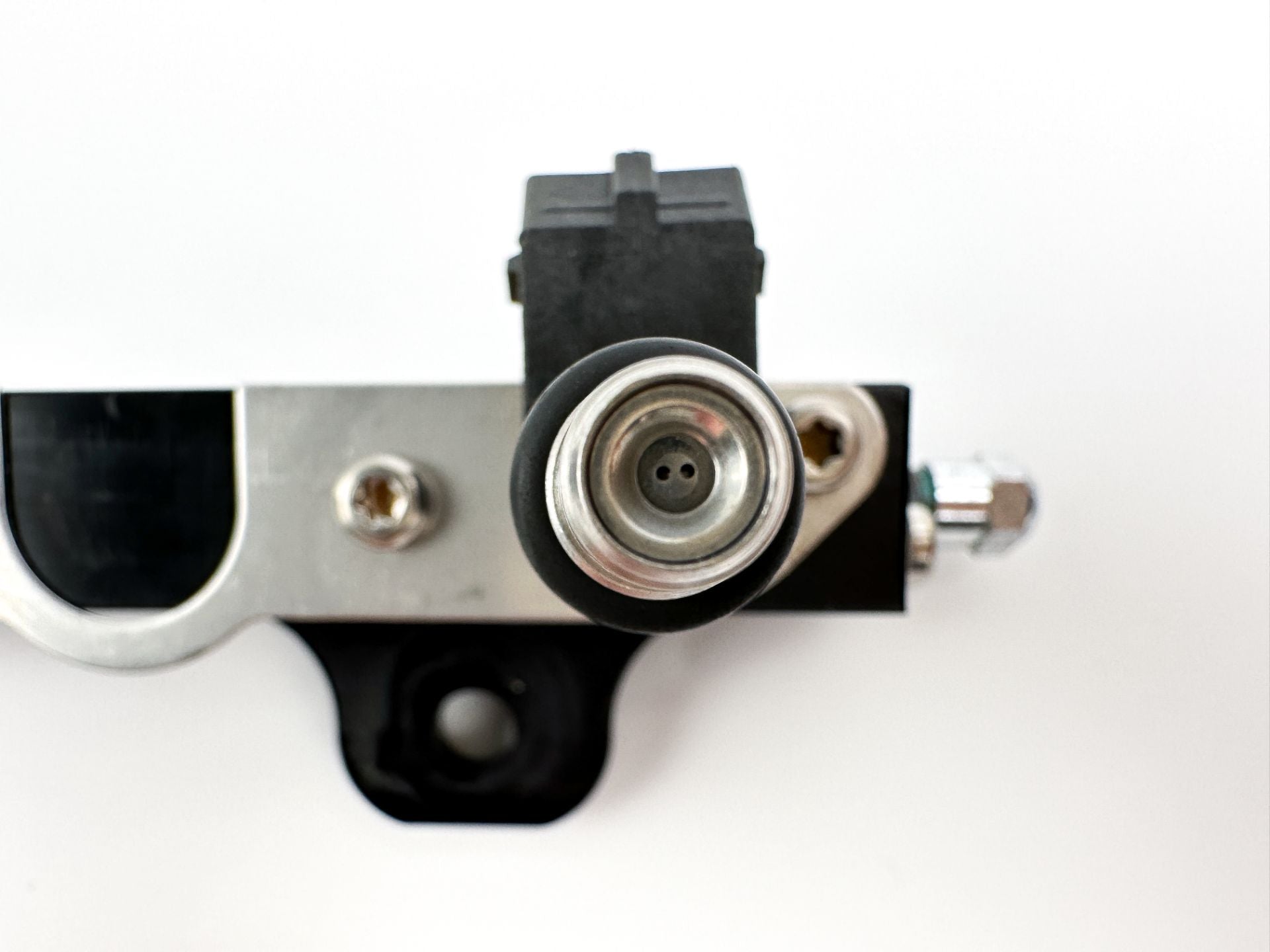 2008 Mercury 300 HP 4 Stroke Outboard Fuel Injector Set W/ Rail 8M0041080 OEM