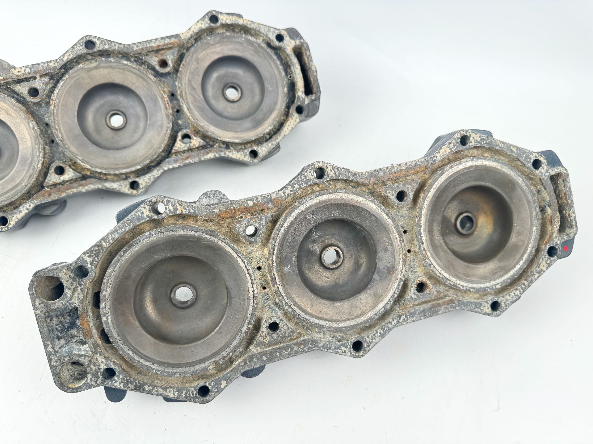 1996 Yamaha 150 HP 2 Stroke Outboard Cylinder Head Set 6G5-11111-04-94 OEM