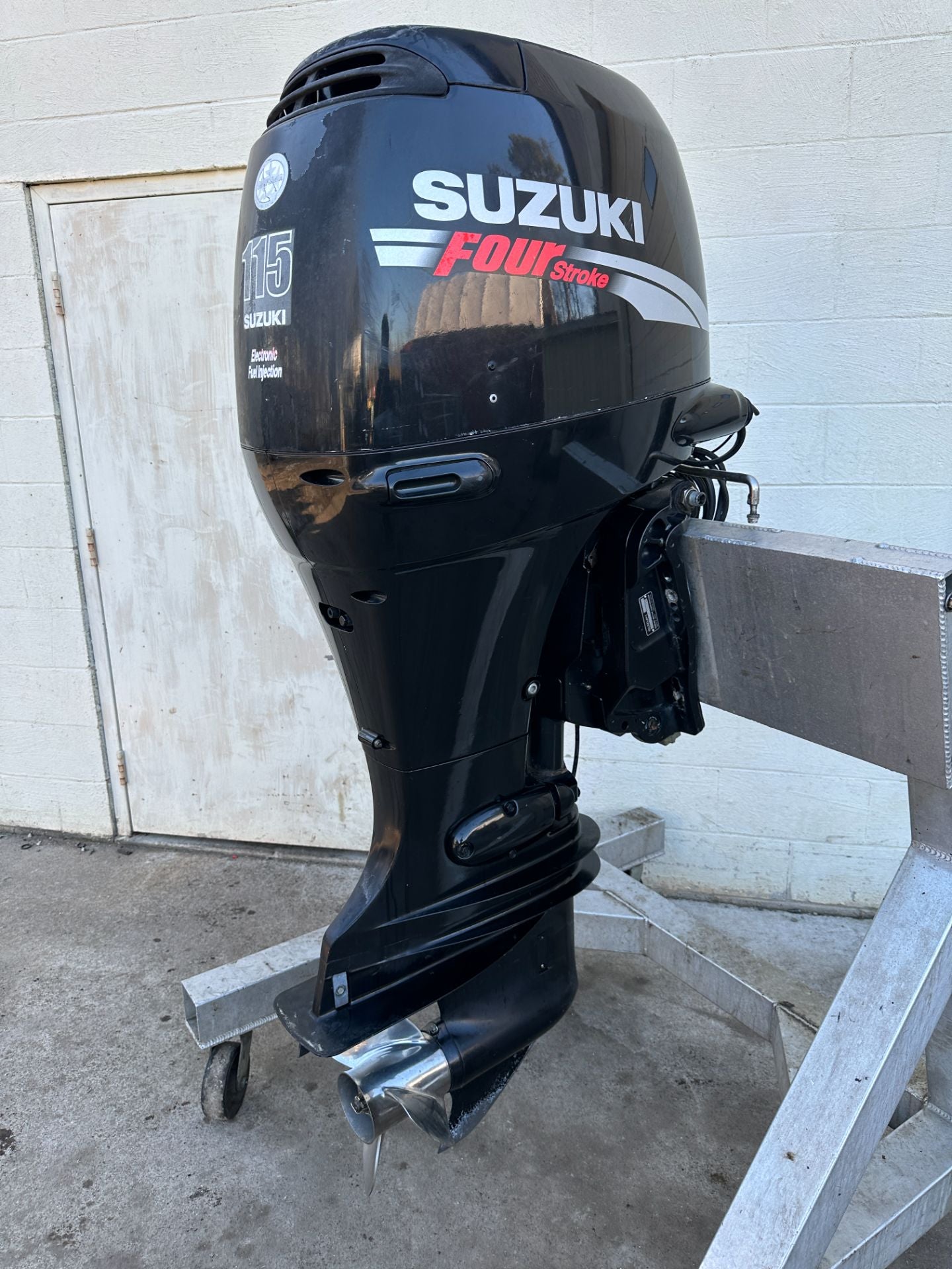 2005 Suzuki 115 HP 4 Stroke Outboard Engine Complete OEM