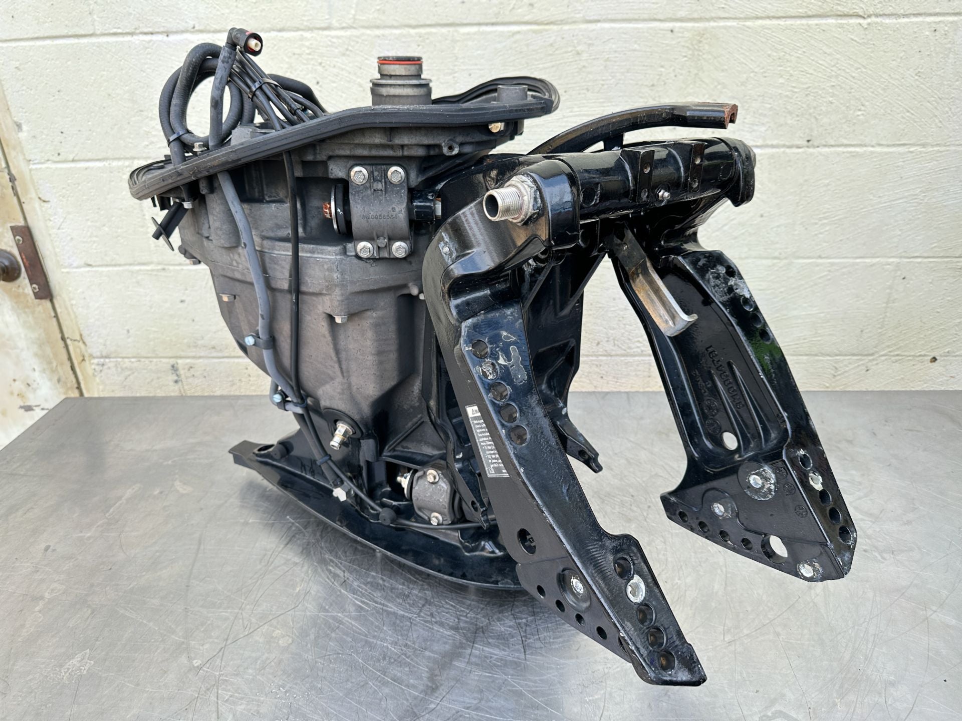 2015 Mercury 90 HP 4 Stroke Outboard Complete Midsection & Swivel Bracket 8M0091527 OEM