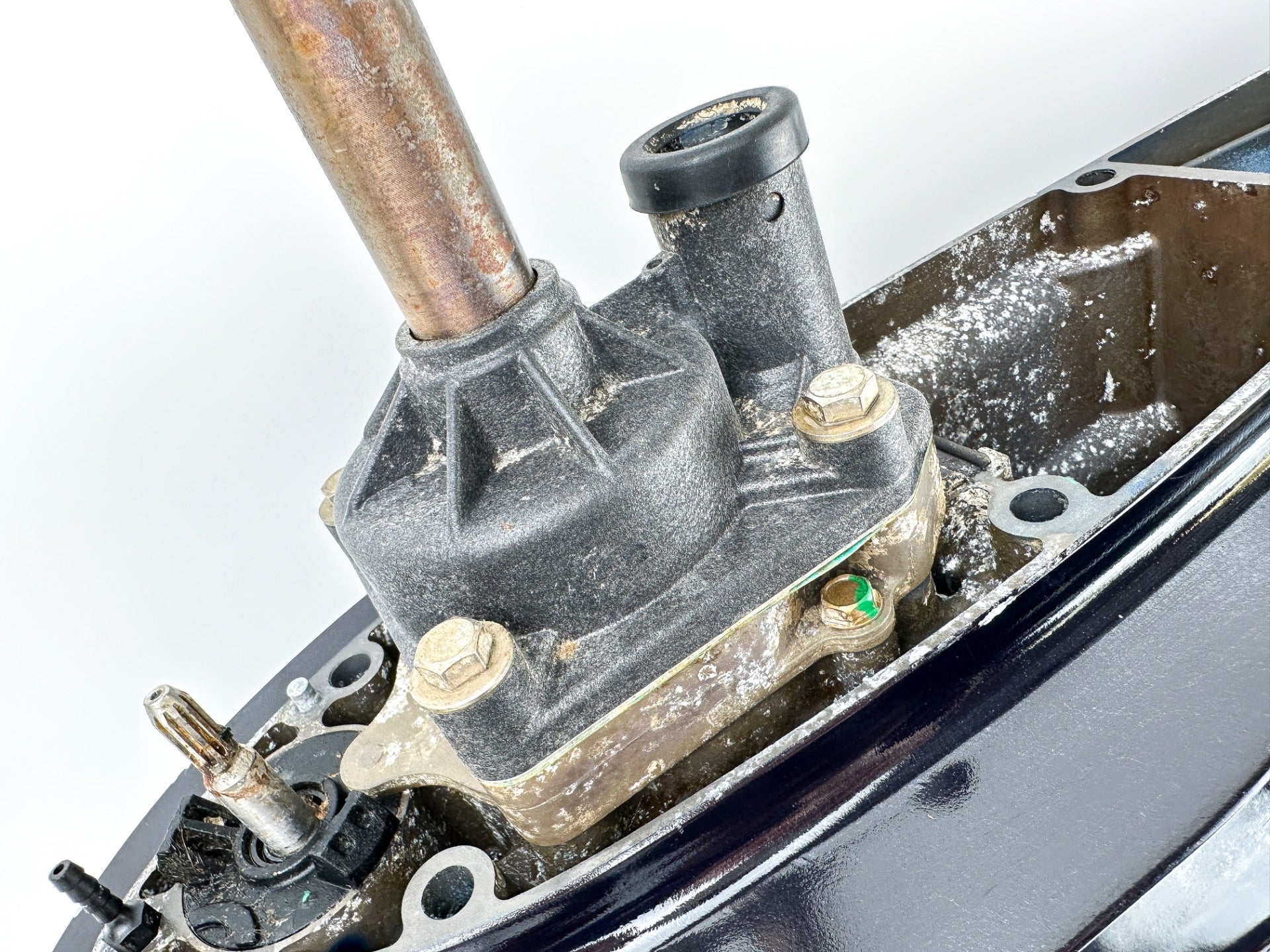 2017 TOHATSU 225 HP 4 Stroke Outboard Lower Unit Gear Case  OEM