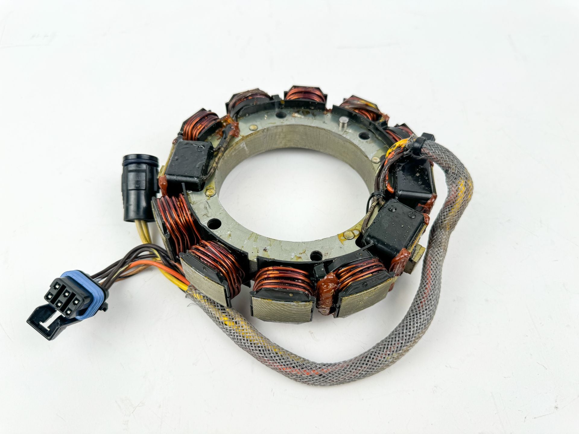 1996 Johnson 150 HP 2 Stroke Outboard Stator Assembly 0584981 OEM