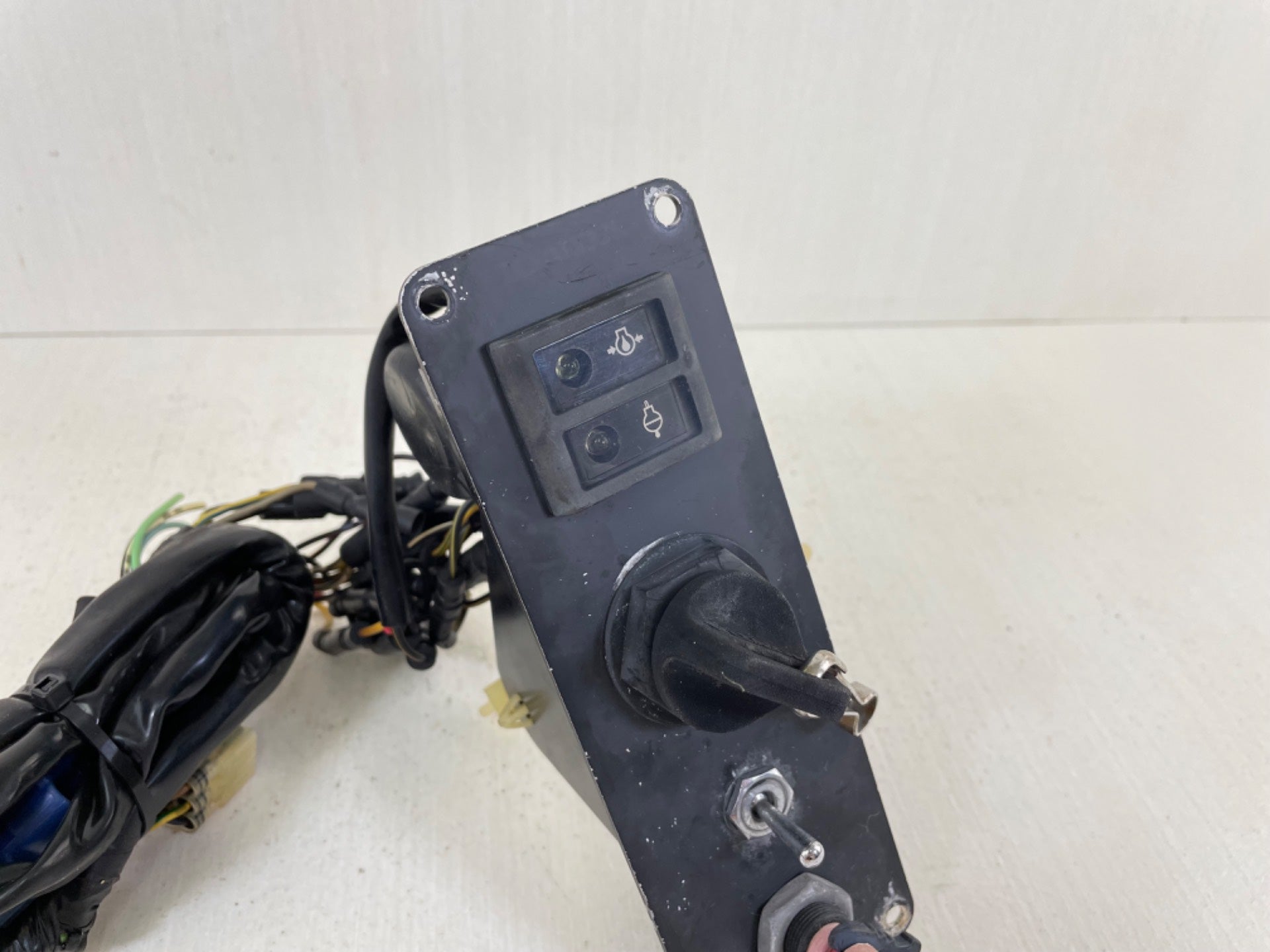 Honda Outboard Marine Key Switch Panel With Key 32340-ZW1-VO2