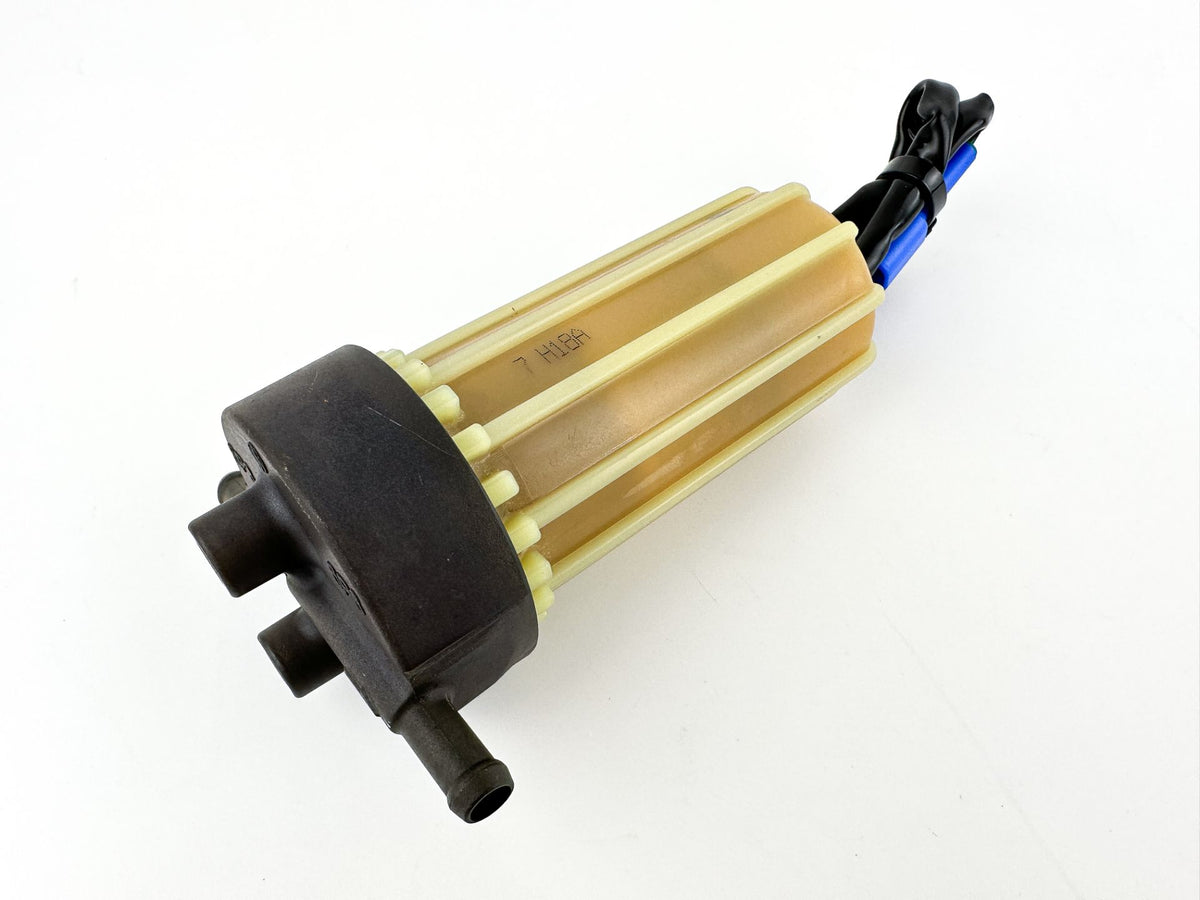 2017 Yamaha 350 HP 4 Stroke Outboard Fuel Filter Assembly 6P3-24560-22-00 OEM