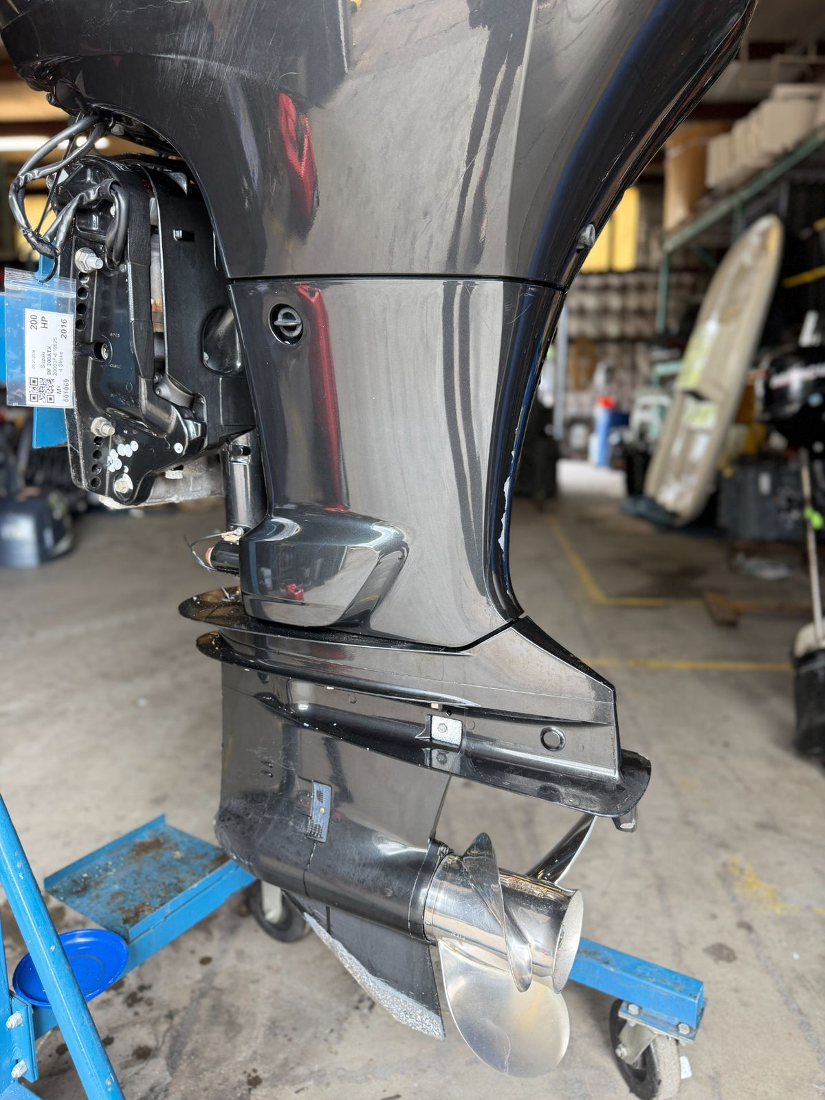 2016 Suzuki 200HP 4 Stroke Outboard Engine W/ 25" Shaft 446 Hours