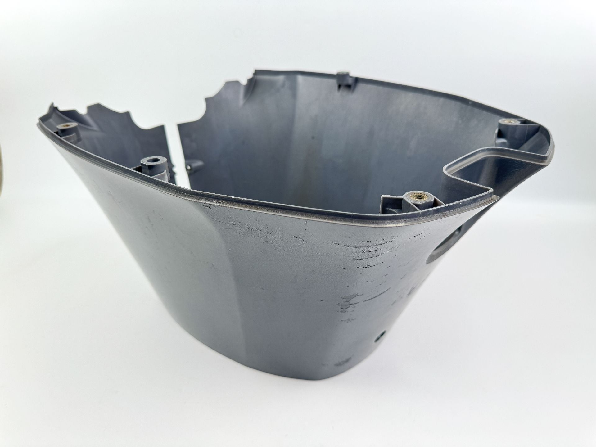2004 Yamaha 150 HP 4 Stroke Outboard Lower Apron Cover 63P-42741-00-8D OEM