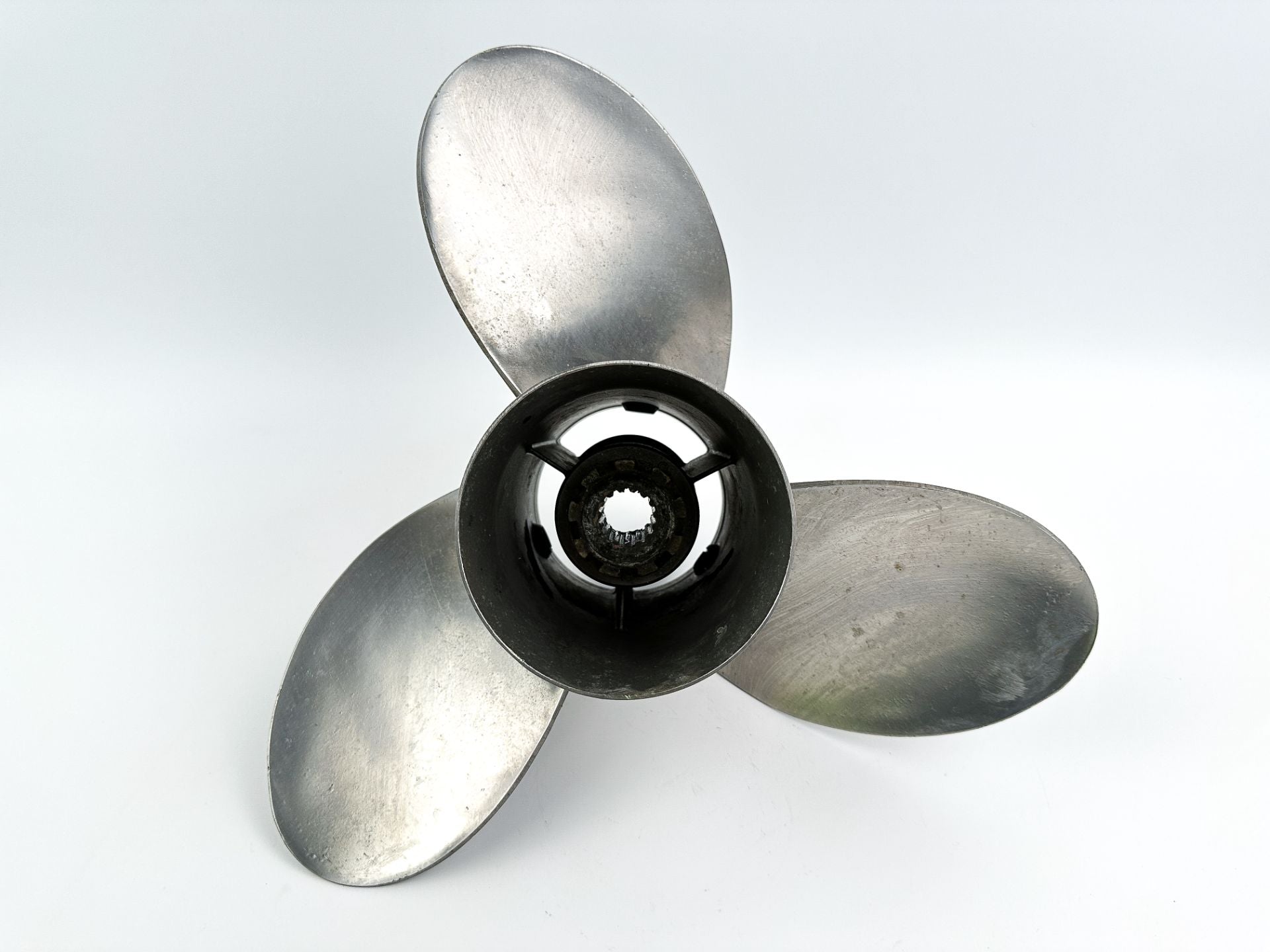 Mercury 15 1/2 x 17 Propeller Outboard Engine Standard Rotation RH 48-18278