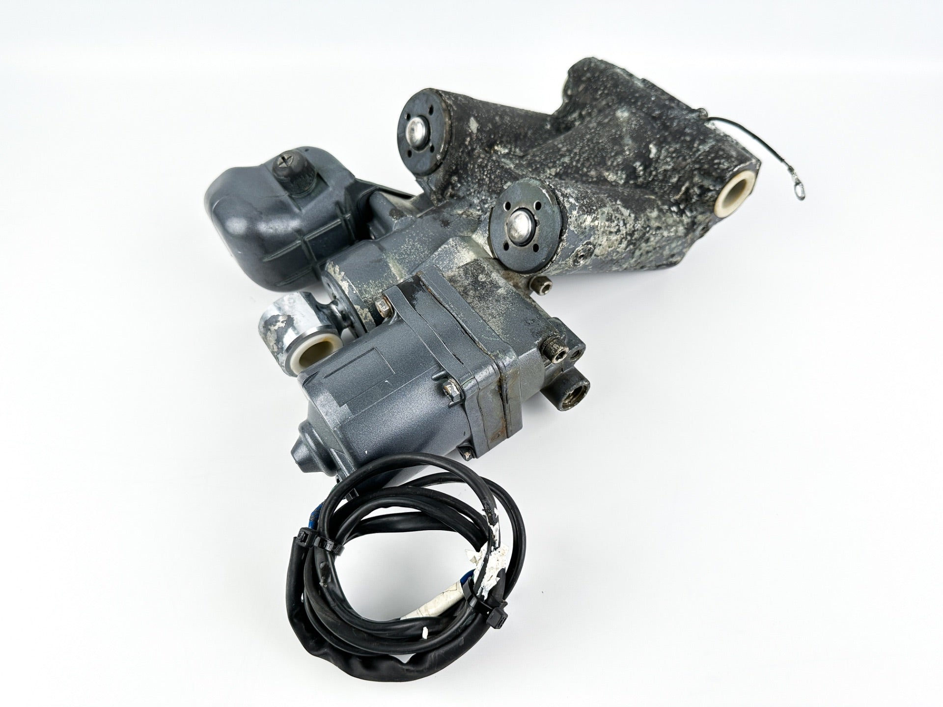 2001 Yamaha 200 HP 2 Stroke Outboard Power Trim Tilt Unit 68F-43800-00-4D OEM