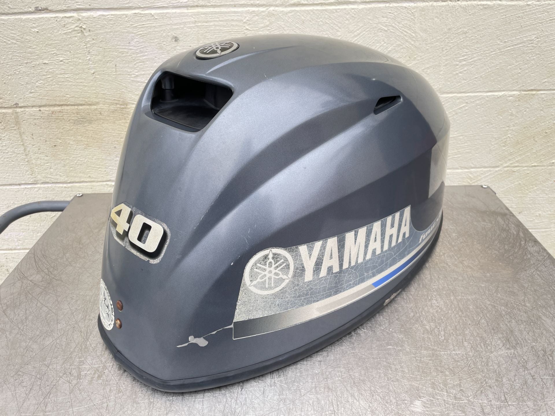 2014 Yamaha 40 HP 4 Stroke Outboard Top Cowling 6BG-42610-02-00 OEM