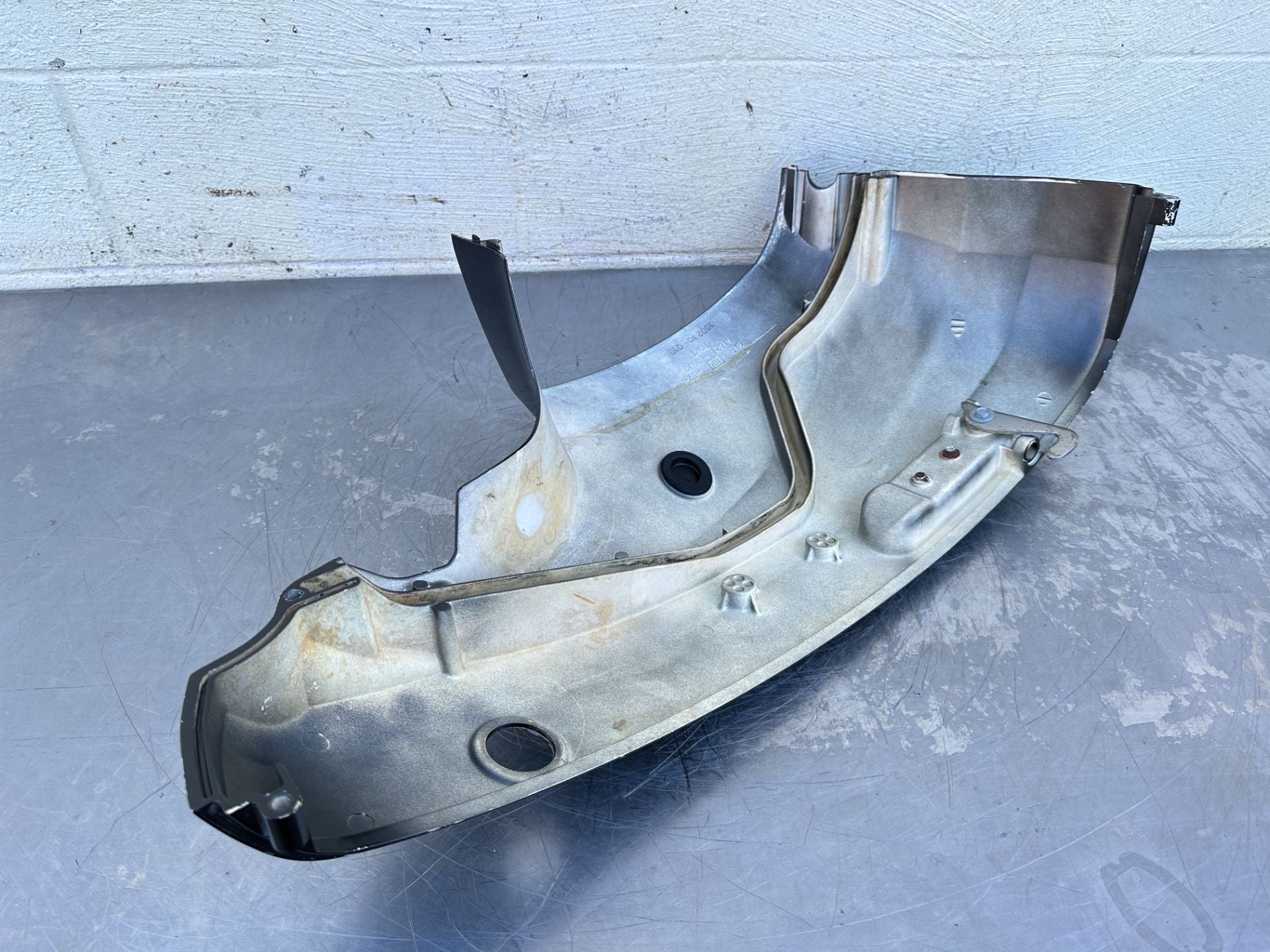 2016 Suzuki 175 HP 4 Stroke Outboard 25" XL Cowling Set Oil Pan Cover