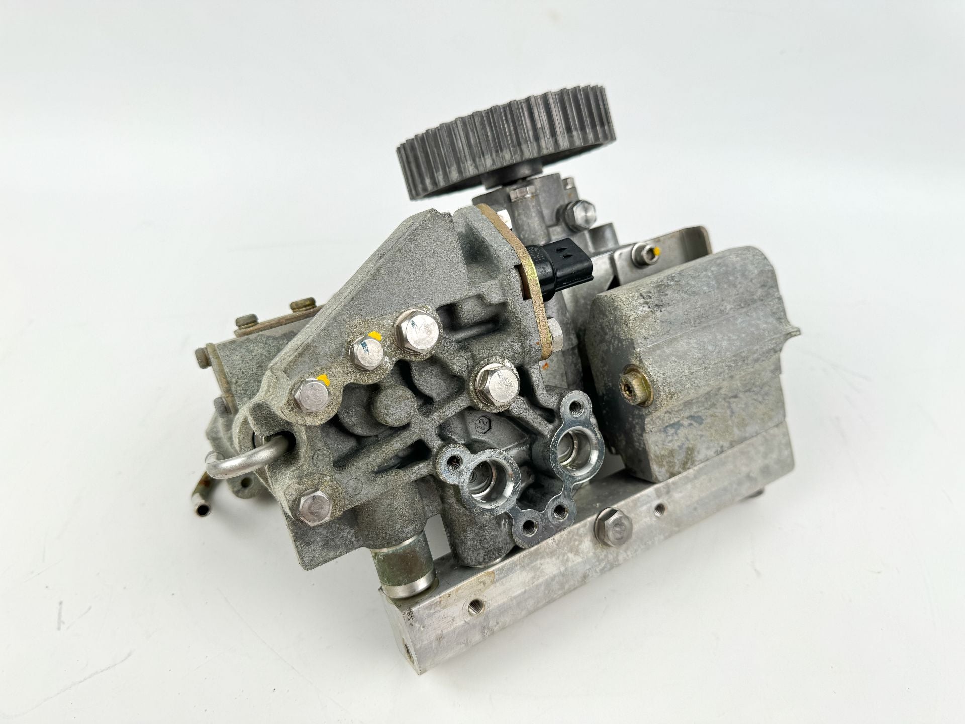 2003 Yamaha 200 HP 2 Stroke Outboard Fuel Injection Pump 68F-12170-01-00 OEM