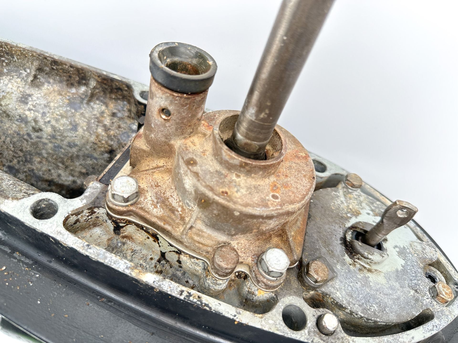 1998 - 2009 Suzuki DF 60 70 HP 20" Long Lower Unit Gear Case OEM