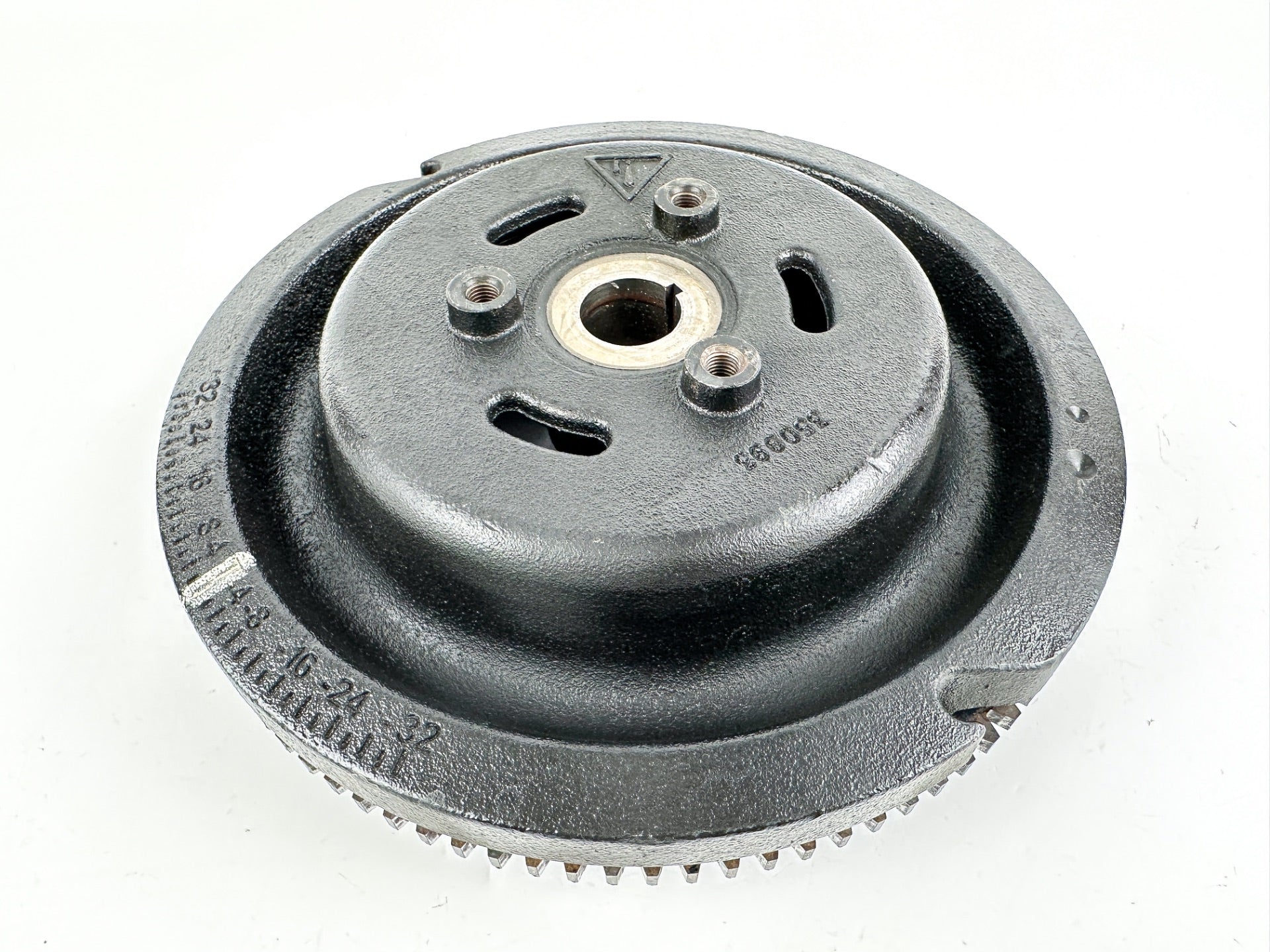 Evinrude Etec 40 50 60 75 90 HP 2 Stroke Etec Flywheel 0586964 586964