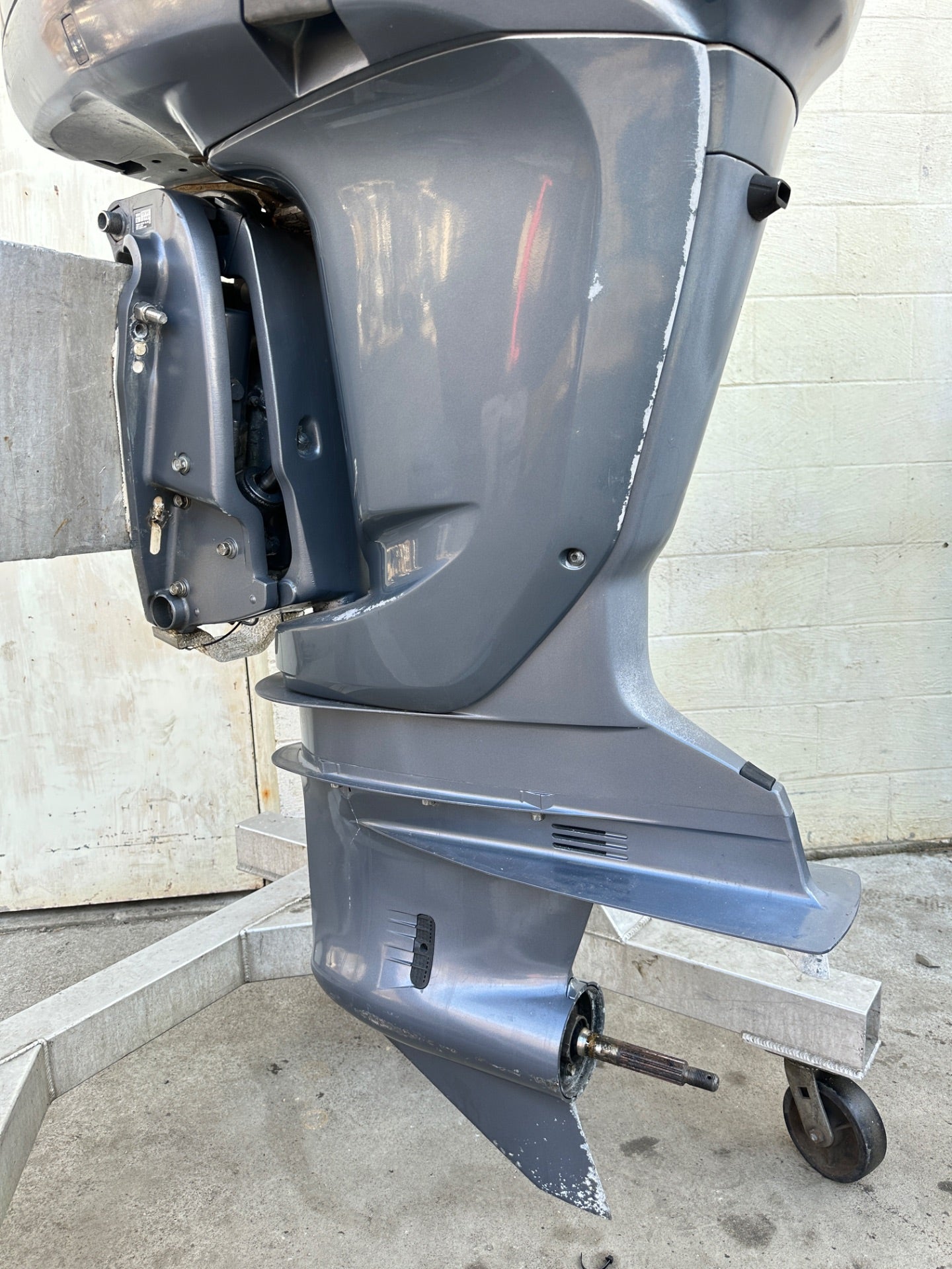 2005 Yamaha F225 225HP 4 Stroke Outboard Engine W/ 25" Shaft Standard Rotation