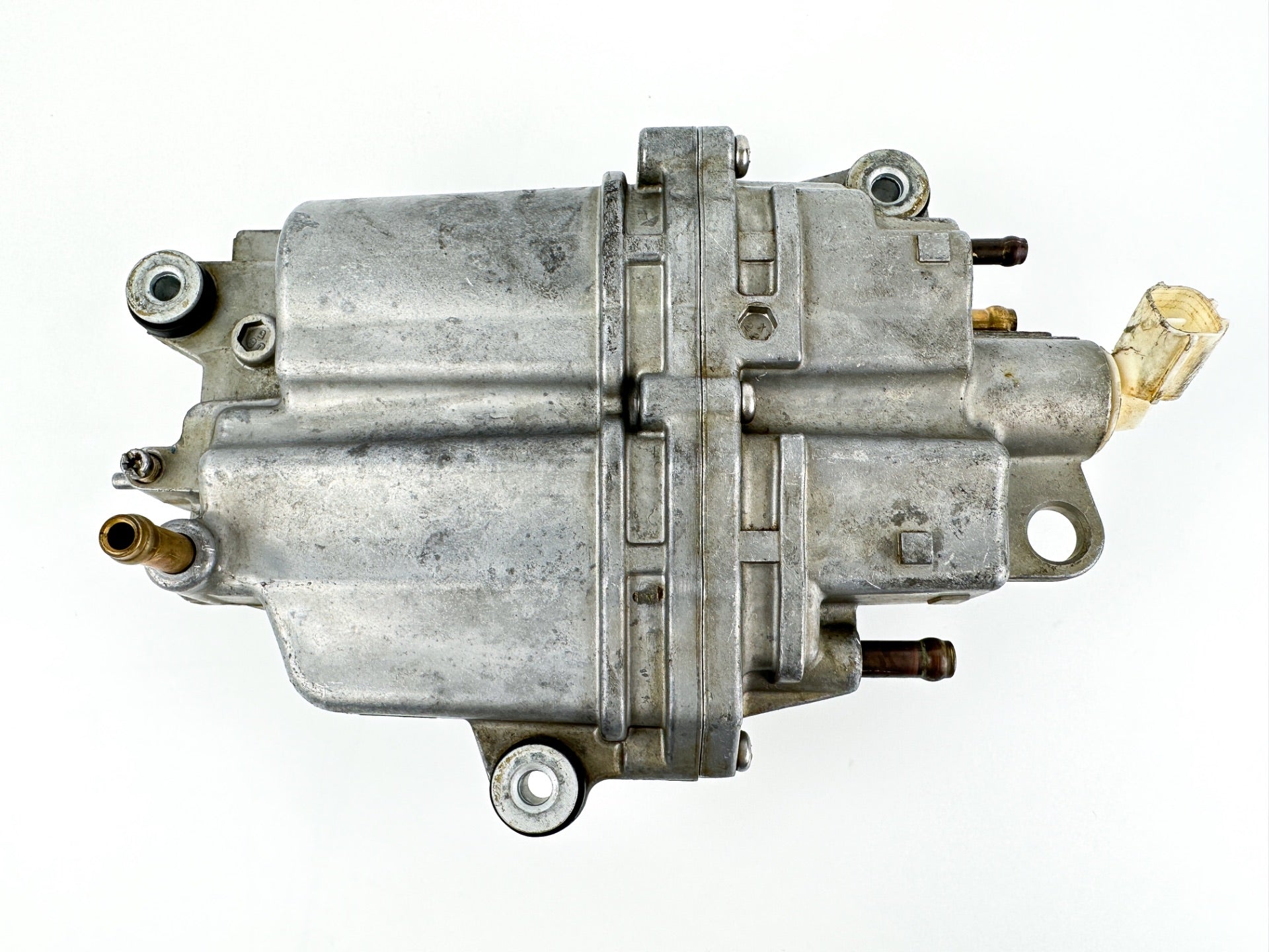 2004 Suzuki 115 HP 4 Stroke Outboard Vapor Separator Tank VST 15600-90J01 OEM
