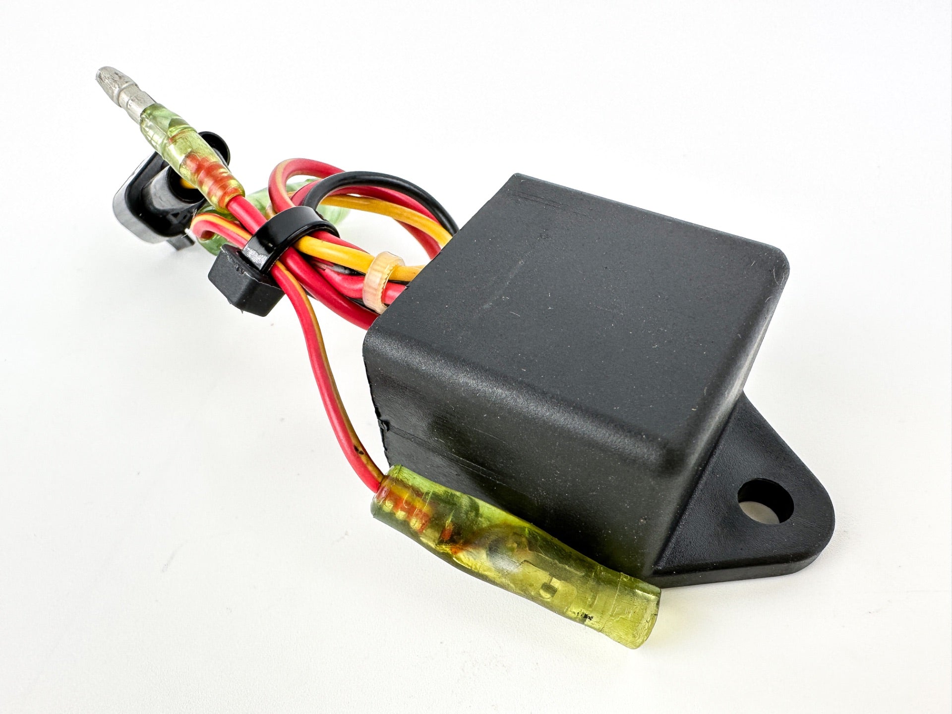 2001 Yamaha 200 HP 2 Stroke Outboard Relay Assembly 65L-81950-00-00 OEM
