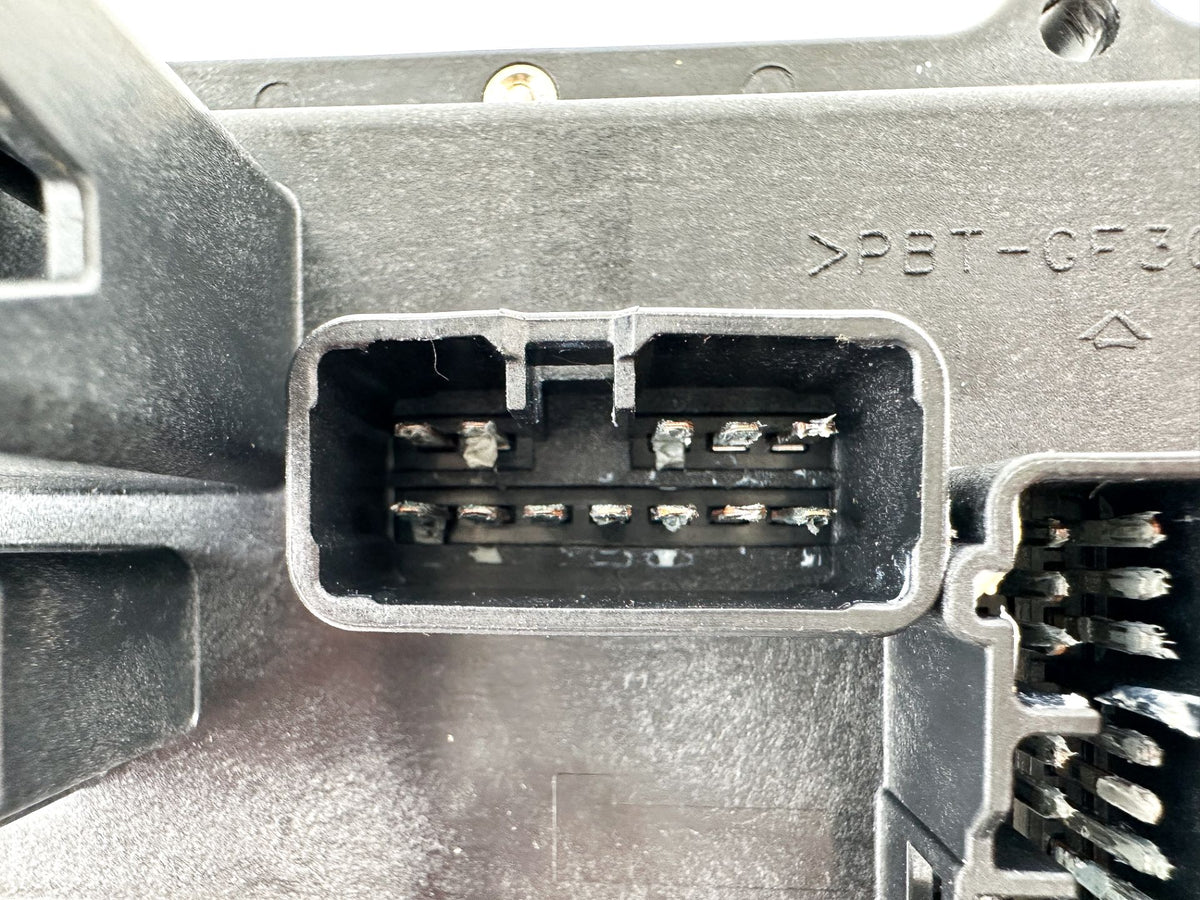 2009 Yamaha 250 HP 4 Stroke Outboard Fuse Box 6BR-82170-00-00 OEM