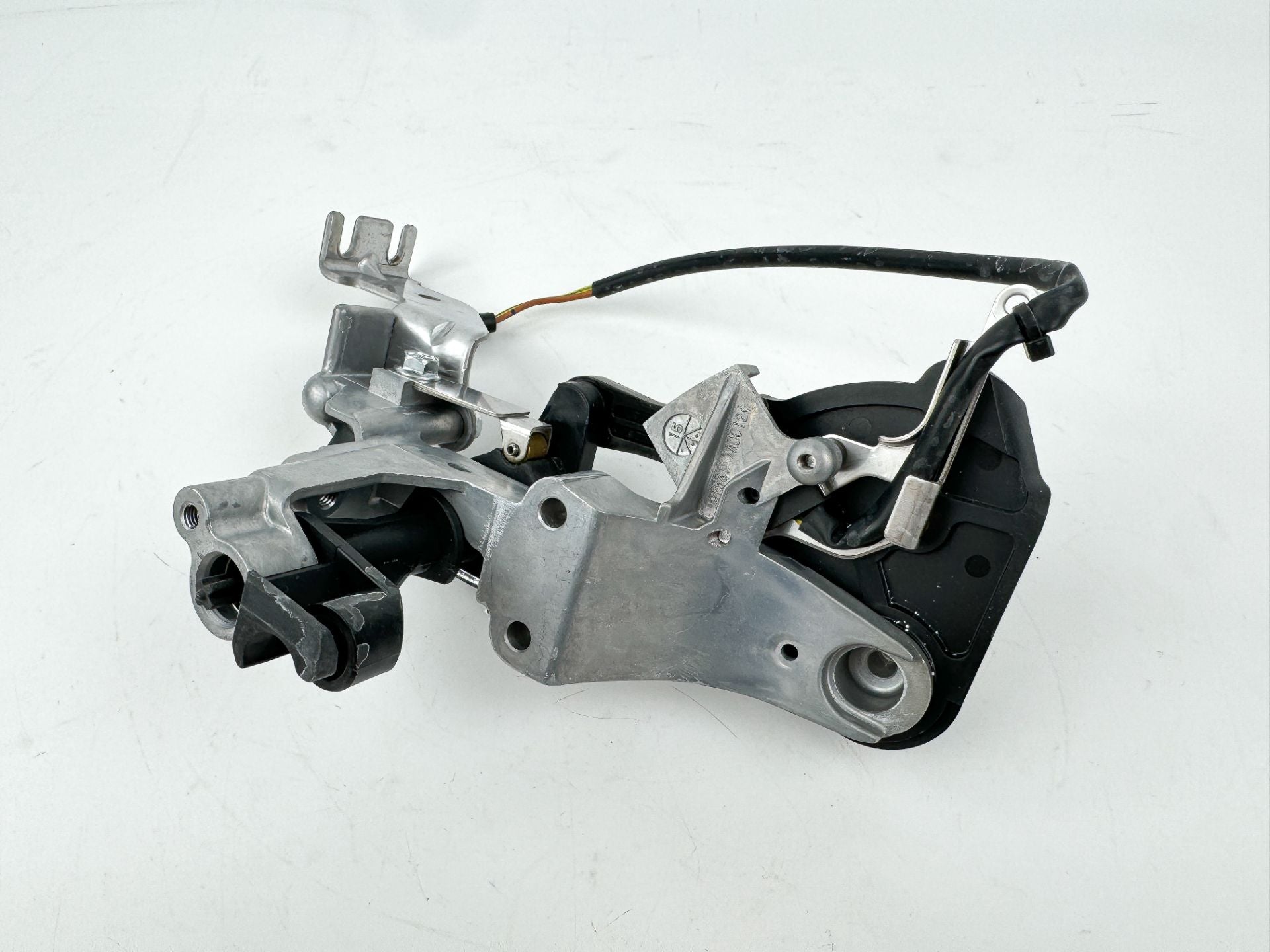 2016 Suzuki 40 HP 4 Stroke Outboard Shift Clutch Lever Holder & Control Lever Assembly 21151-88L00 OEM