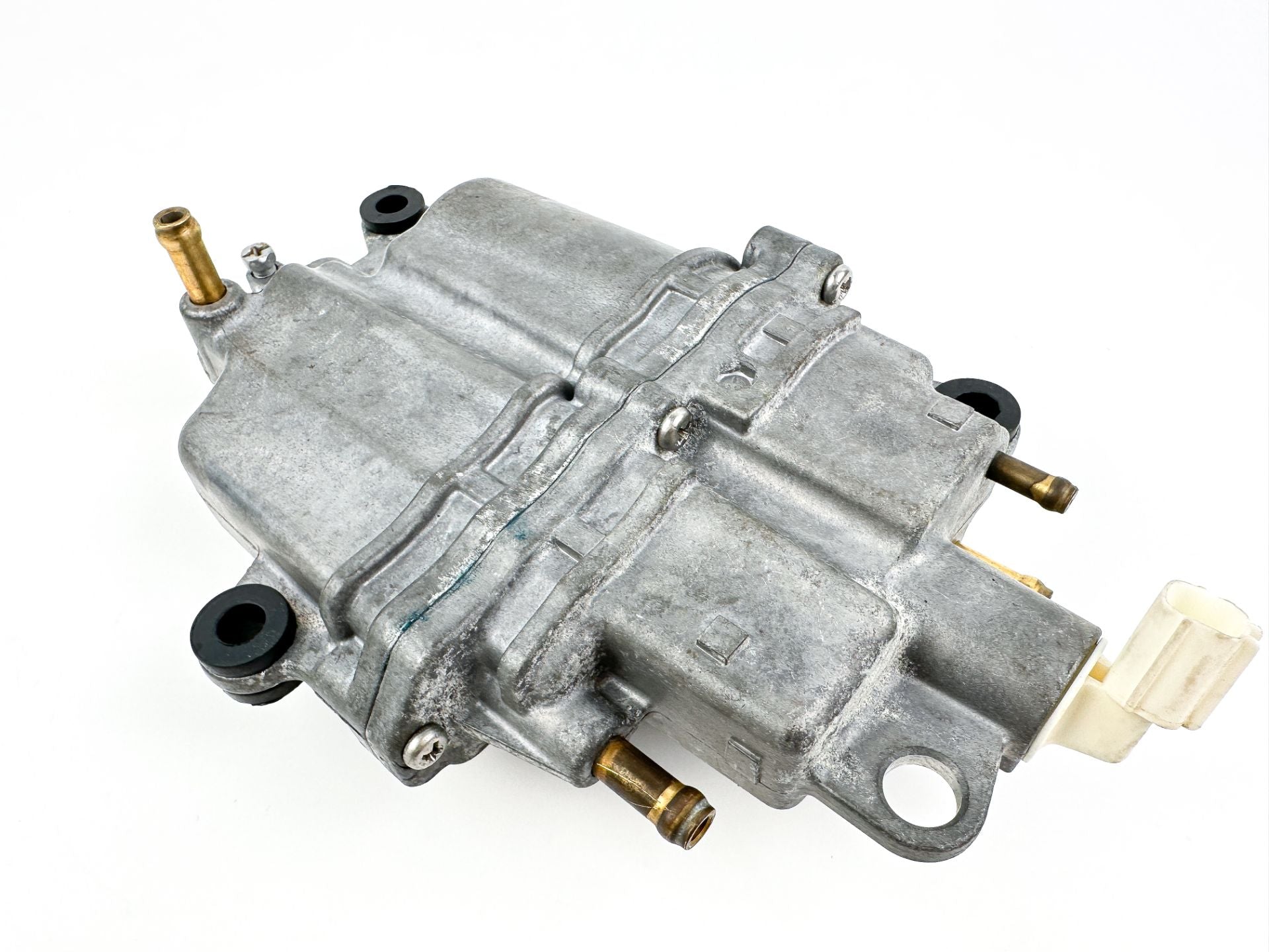 2007 Suzuki 115 HP 4 Stroke Outboard Vapor Separator Tank VST 15600-90J01 OEM