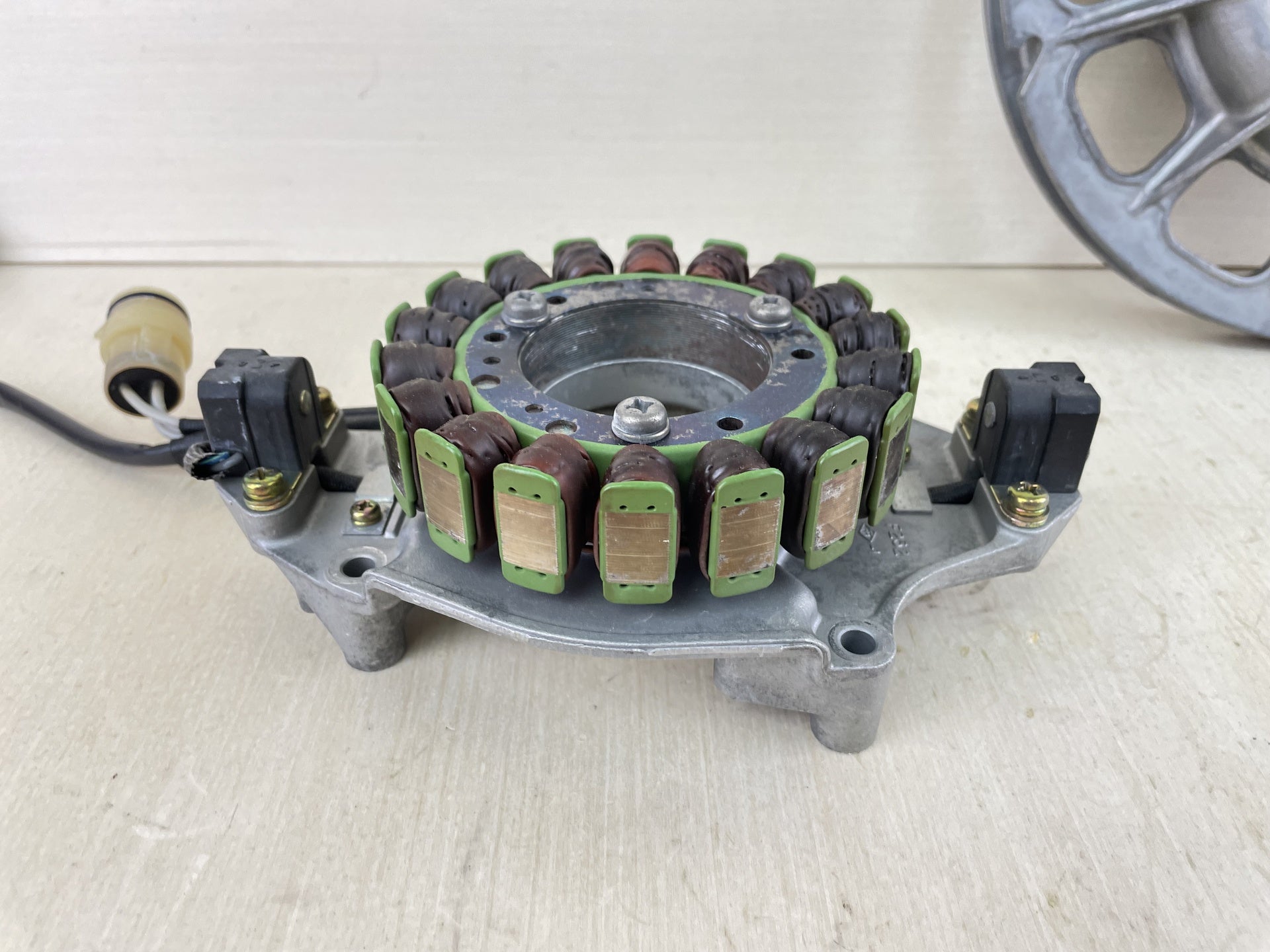 01-2007 Honda 75 90 HP 4 Stroke Outboard Flywheel Coil Stator Alternator Assembly 31630-ZW1-L01