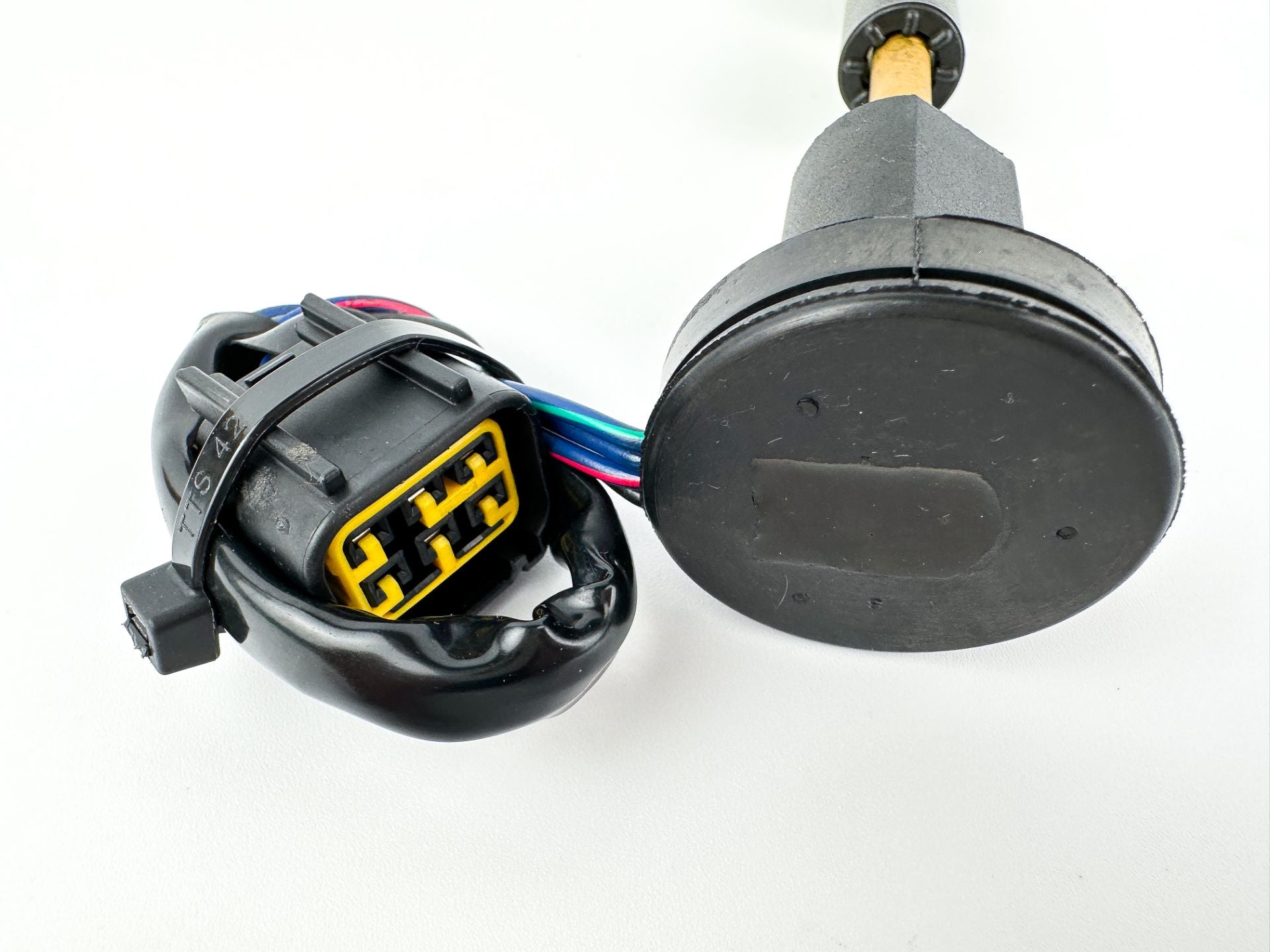 2007 Yamaha 250 HP 2 Stroke Outboard Oil Level Sensor 61A-85730-01-00 OEM
