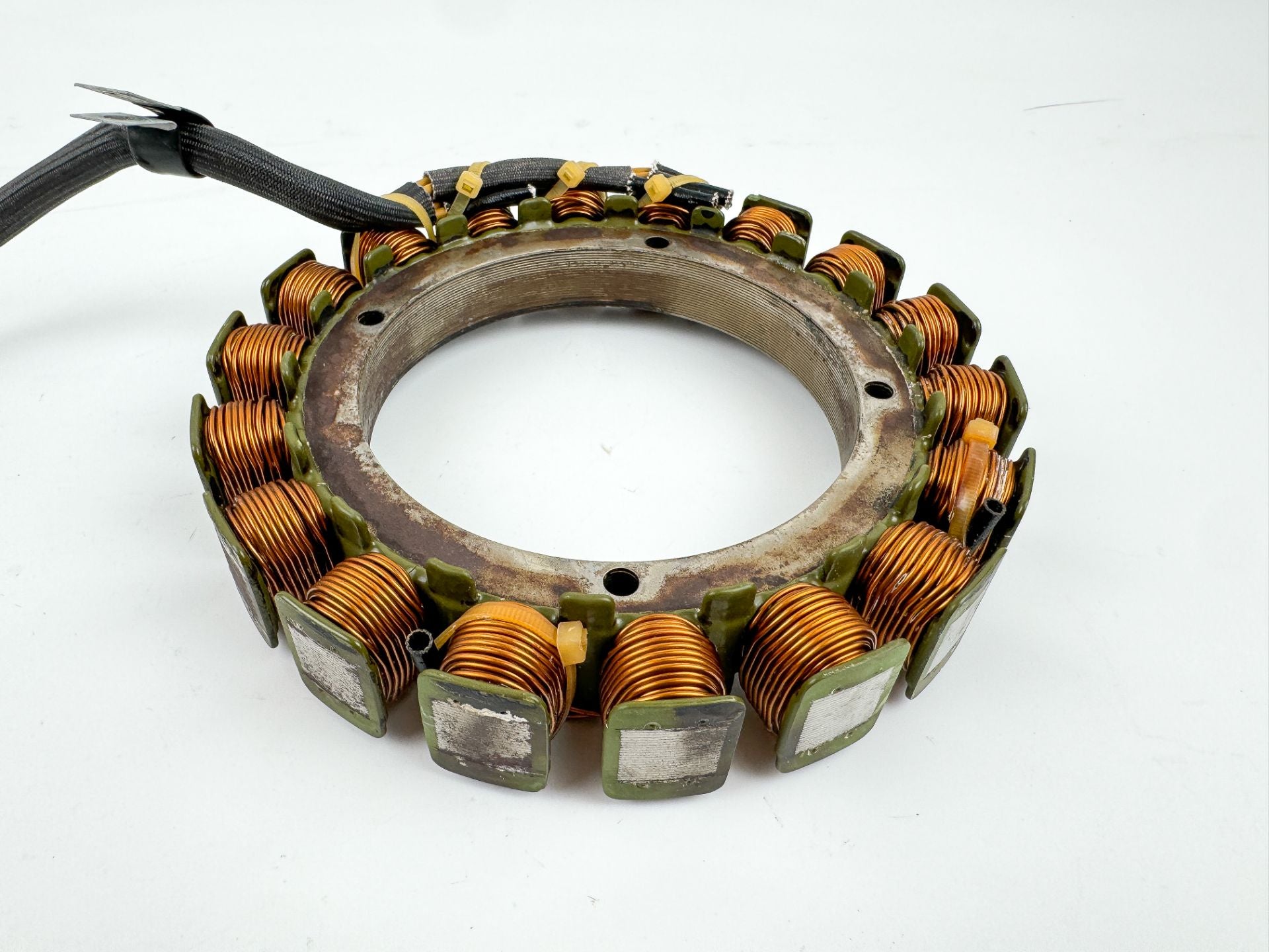 2004 Suzuki 250 HP 4 Stroke Outboard Stator Charging Coil 32120-93J10 OEM