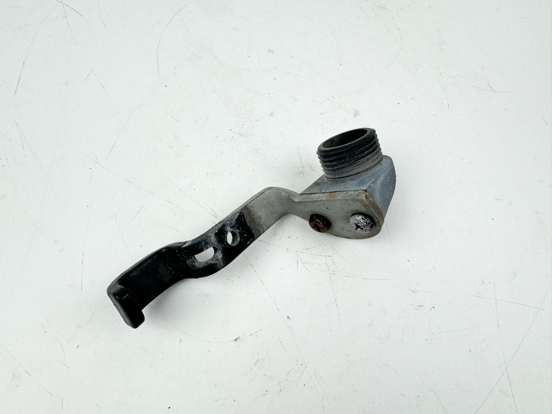 Yamaha 115 HP 4 Stroke Outboard Fresh Water Flush Port OEM 2005