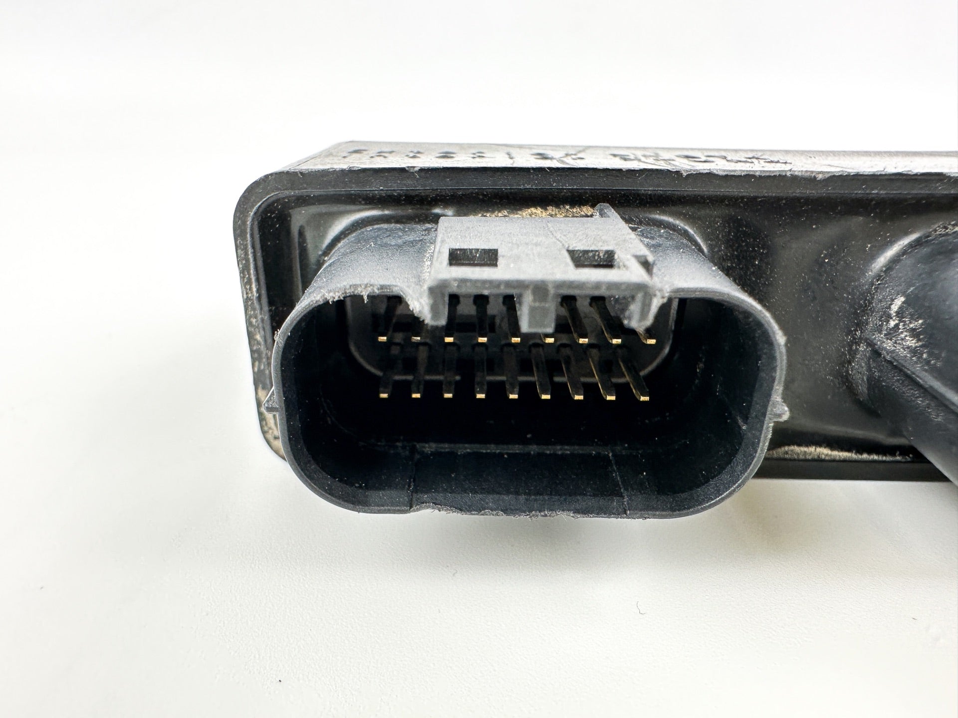 2013 Suzuki 140 HP 4 Stroke Outboard Engine Control Unit ECU 33920-92JE1 OEM