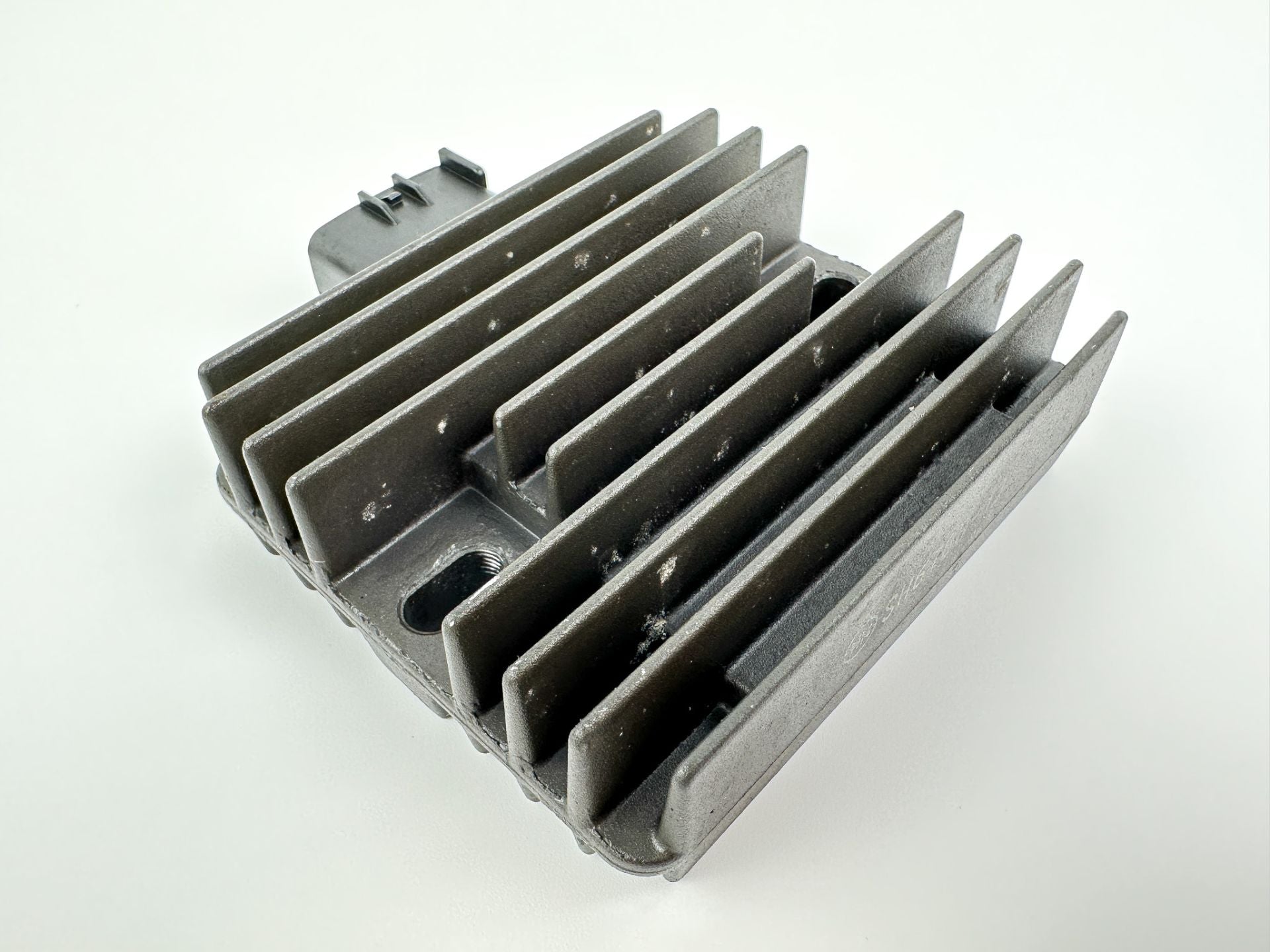 2003 Yamaha 115 HP 4 Stroke Outboard Rectifier & Regulator 68V-81960-00-00 OEM