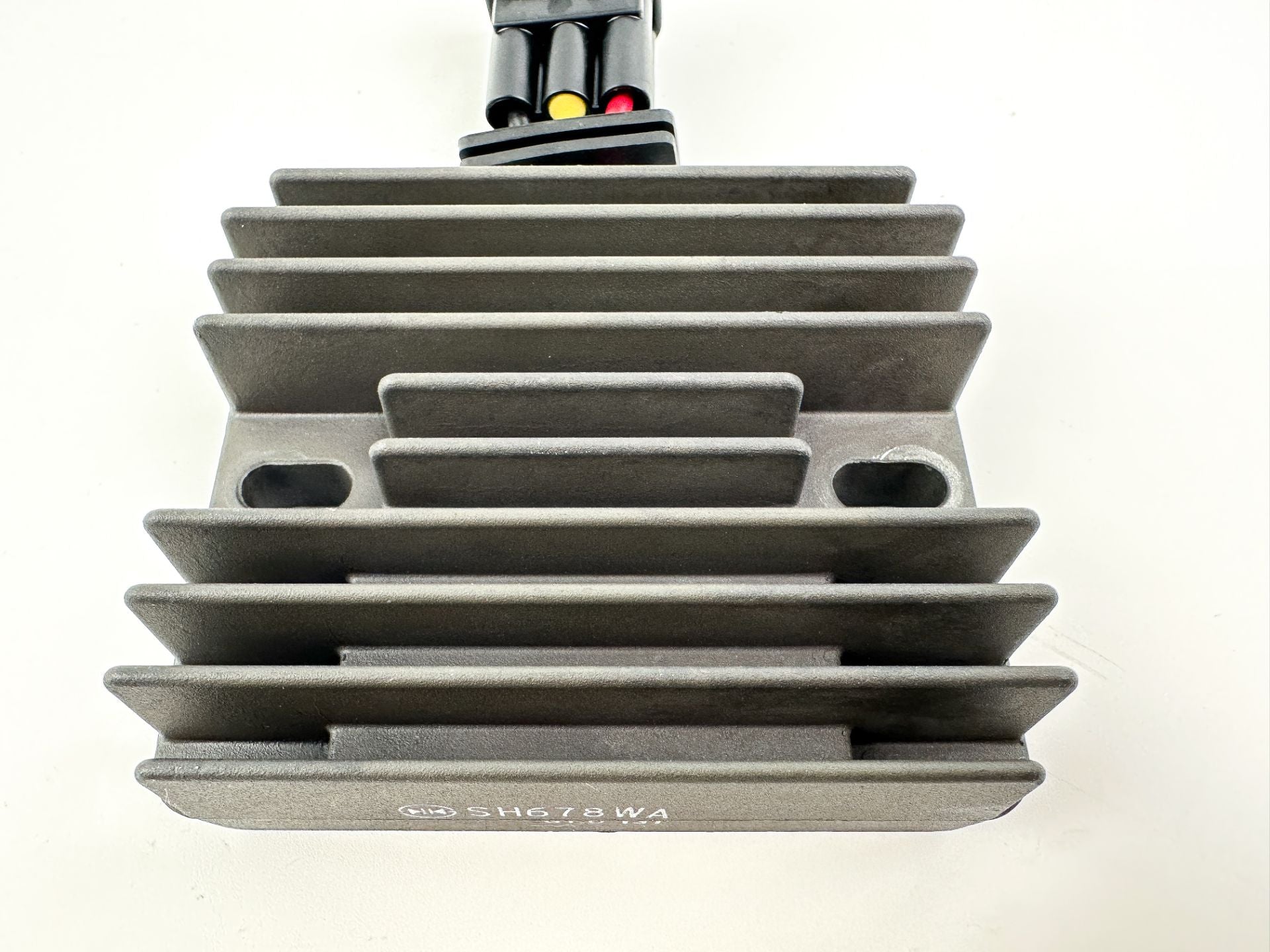 2012 Yamaha 115 HP 4 Stroke Outboard Rectifier & Regulator 68V-81960-10-00 OEM