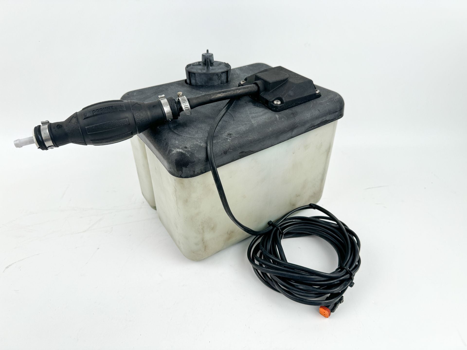 Johnson Evinrude 2 Stroke Outboard Remote Oil Supply Tank 1.8 Gallons 0176712